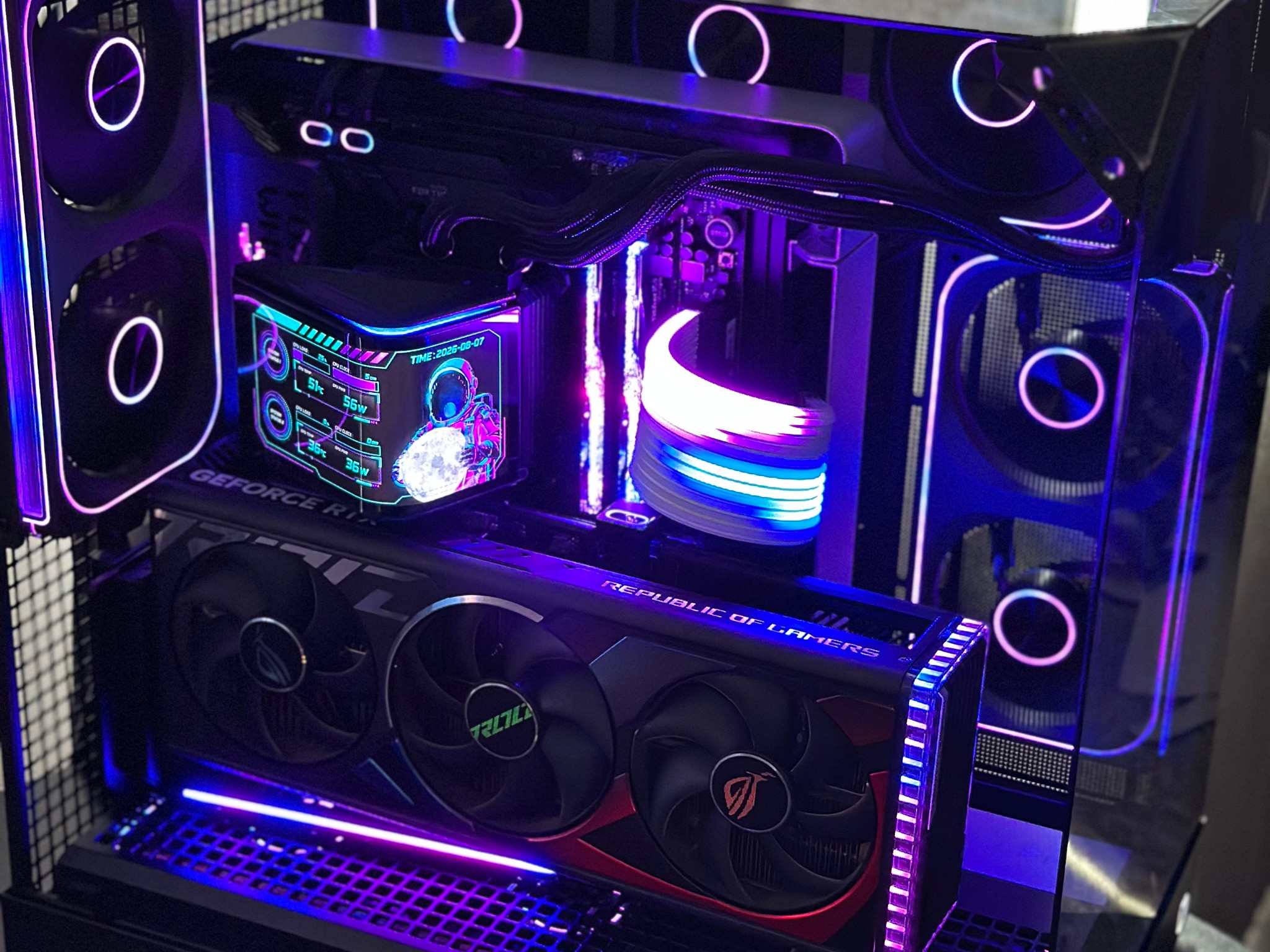 GeForce RTX 4090 Custom Gaming PC - Ryzen 7 9800X3D
