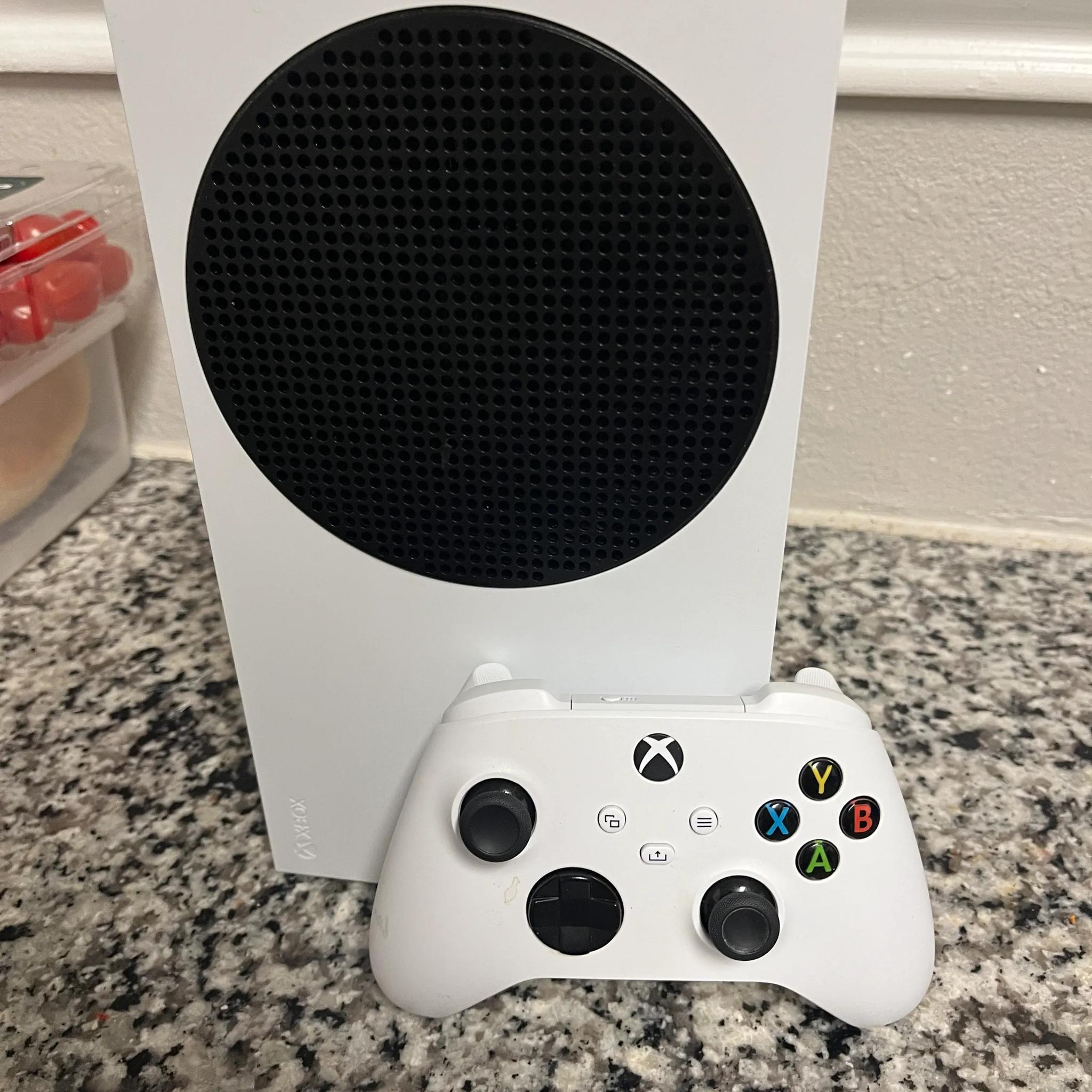 Xbox Series S |🔴SALE🔴| Barley Used - $110