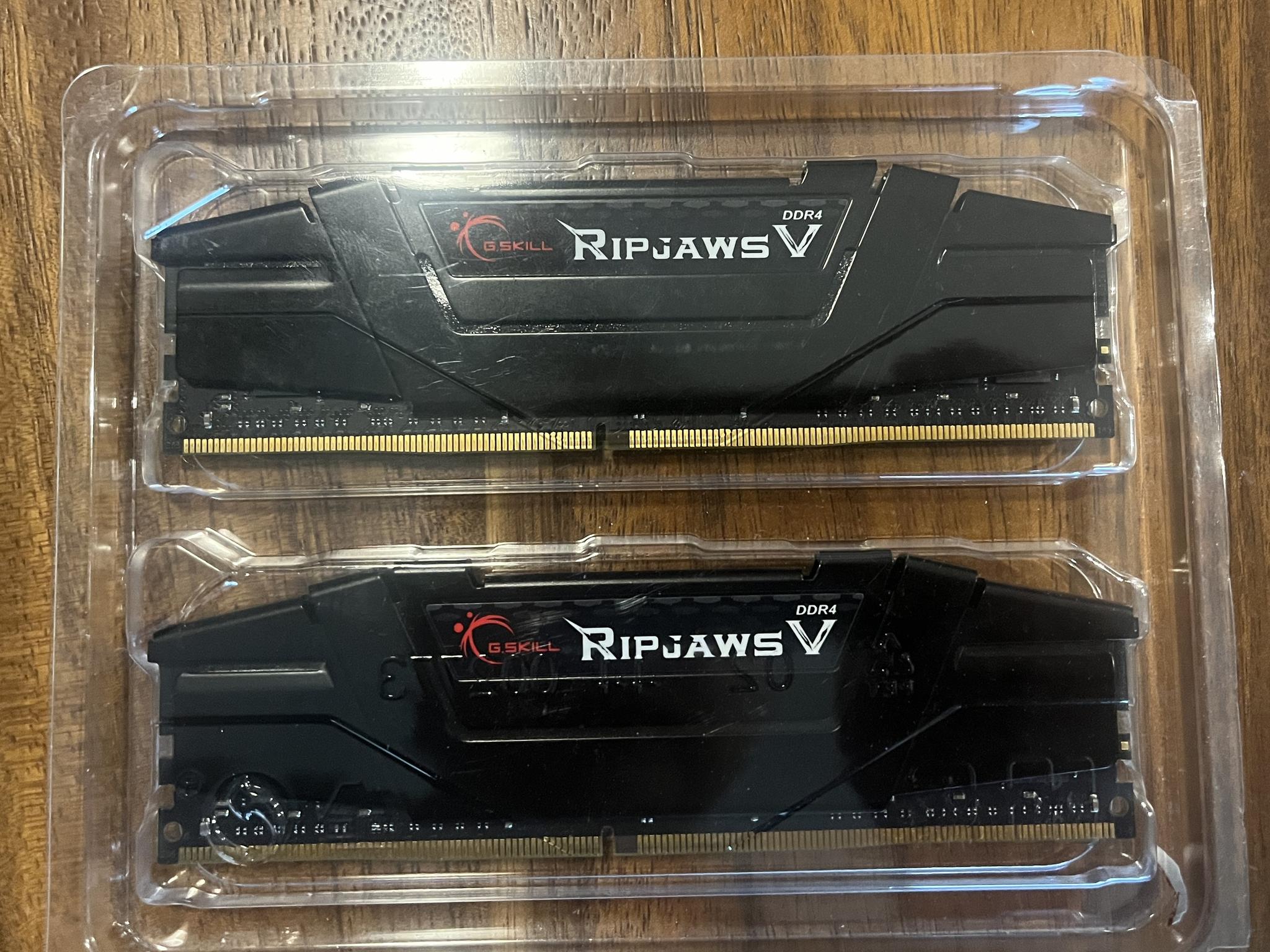 G.Skill RipJaws V 16GB (2x8GB) DDR4 3200MHz Memory RAM (F4-3200C16D-16GVKB)