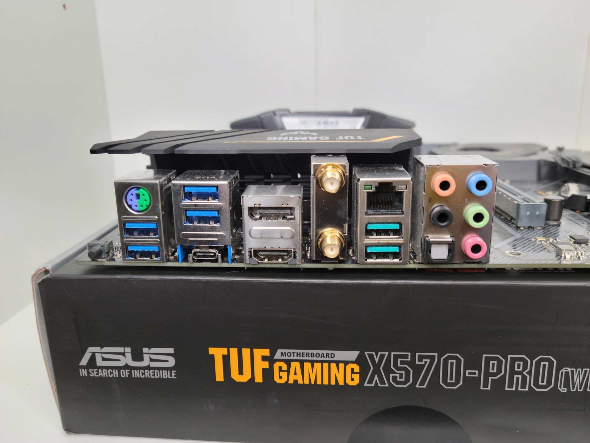 ASUS TUF Gaming X570-Pro (WiFi) (READ DESCRIPTION)