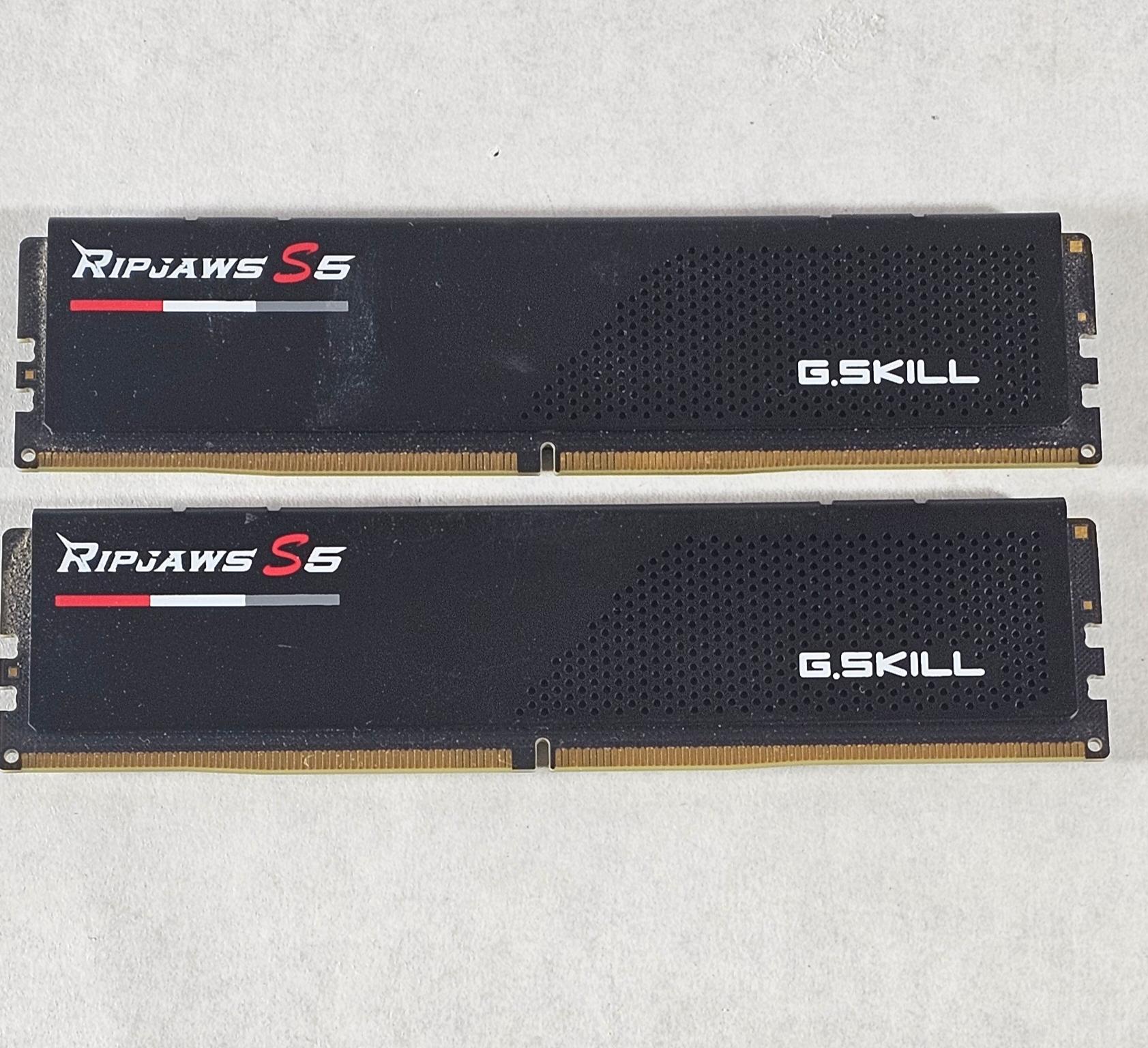 Corsair Dominator Platinum RGB CL36 32GB DDR5-7000 (2x16GB) - Image 1
