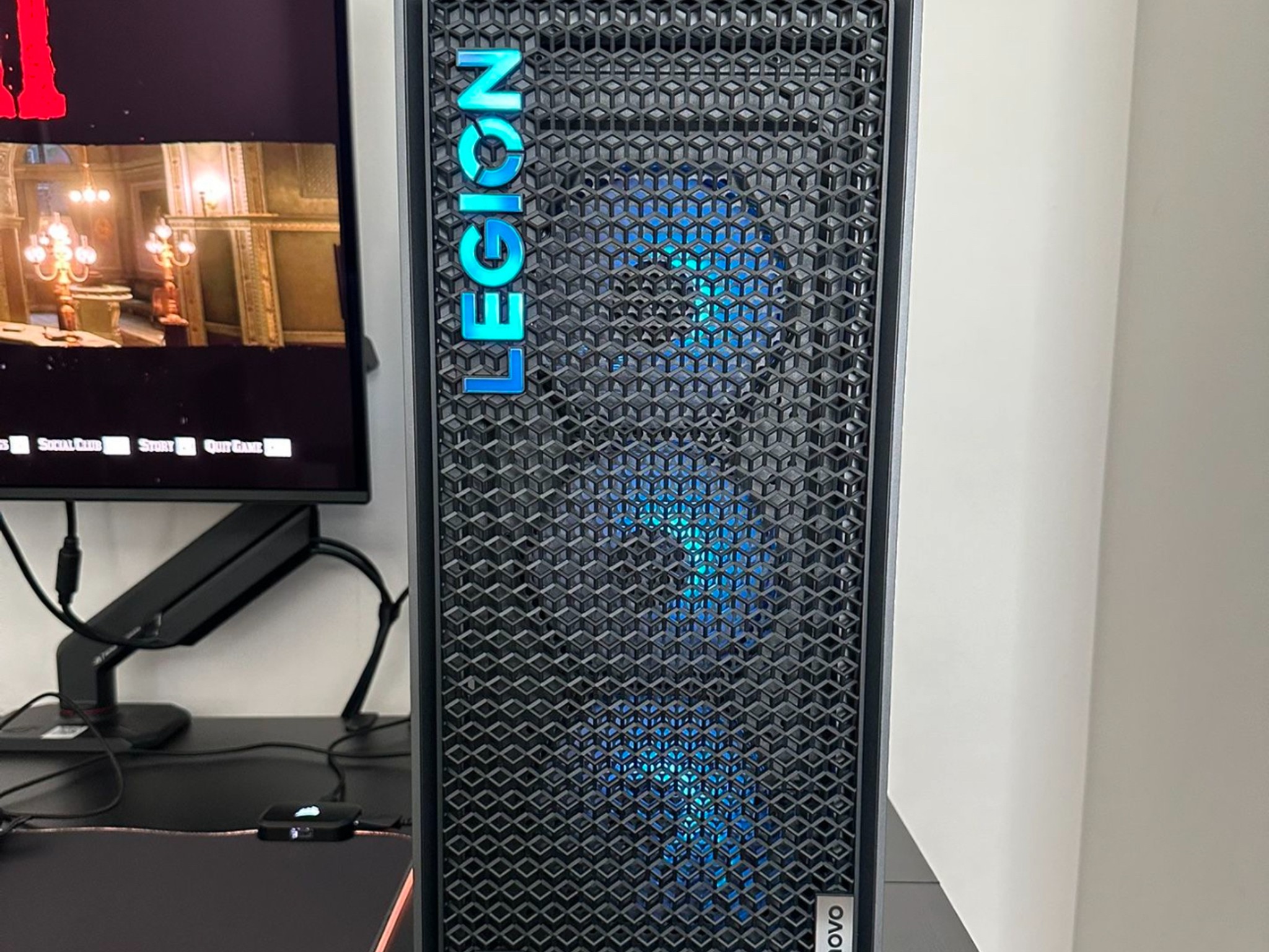 Lenovo Legion Tower 7i RTX 4080 Super Intel i9 14900KF 32GB Ram 1TB SSD