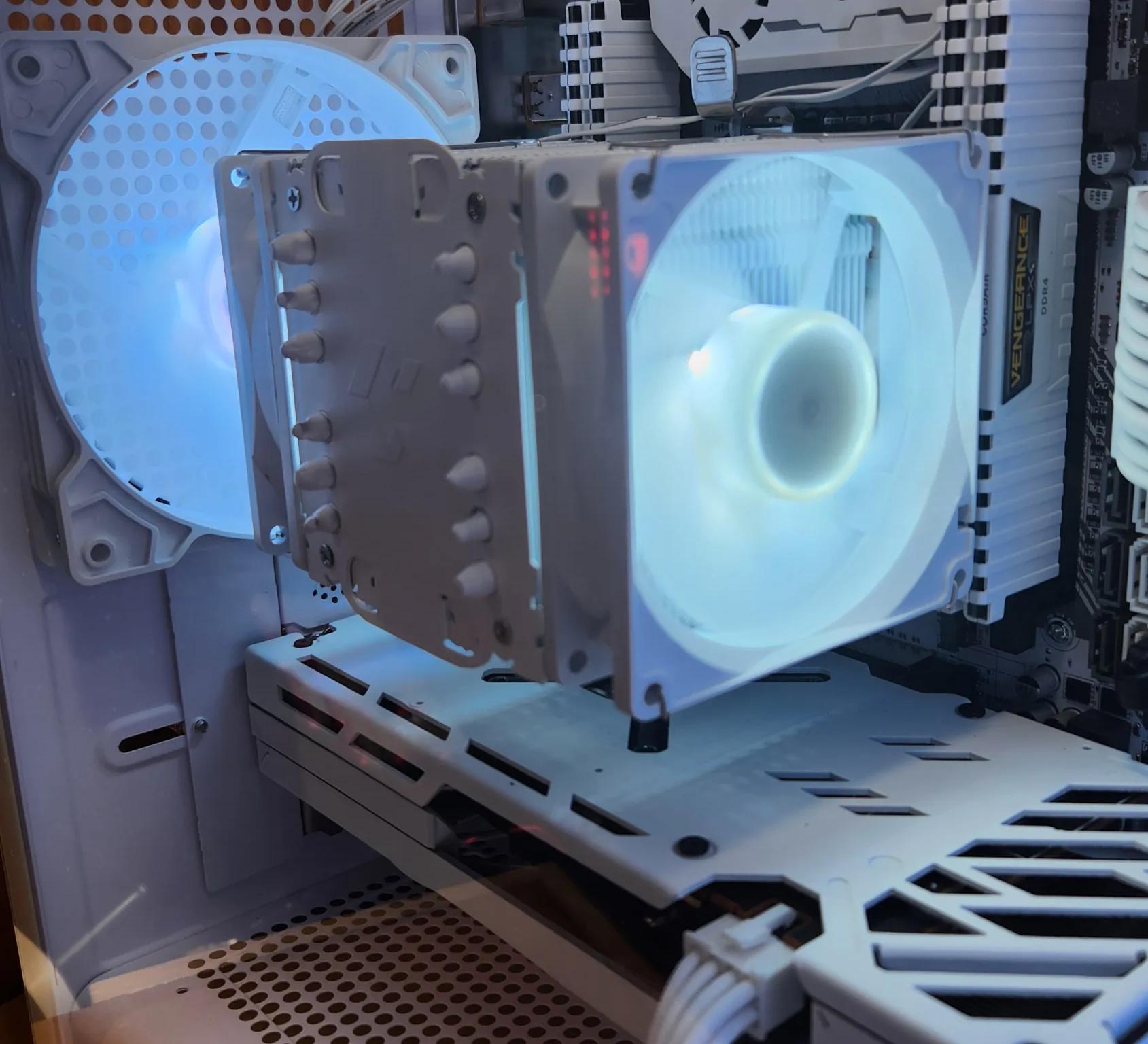 WHITE GAMING PC RX 7600, i7-6850k, 32GB RAM, 512GB SSD