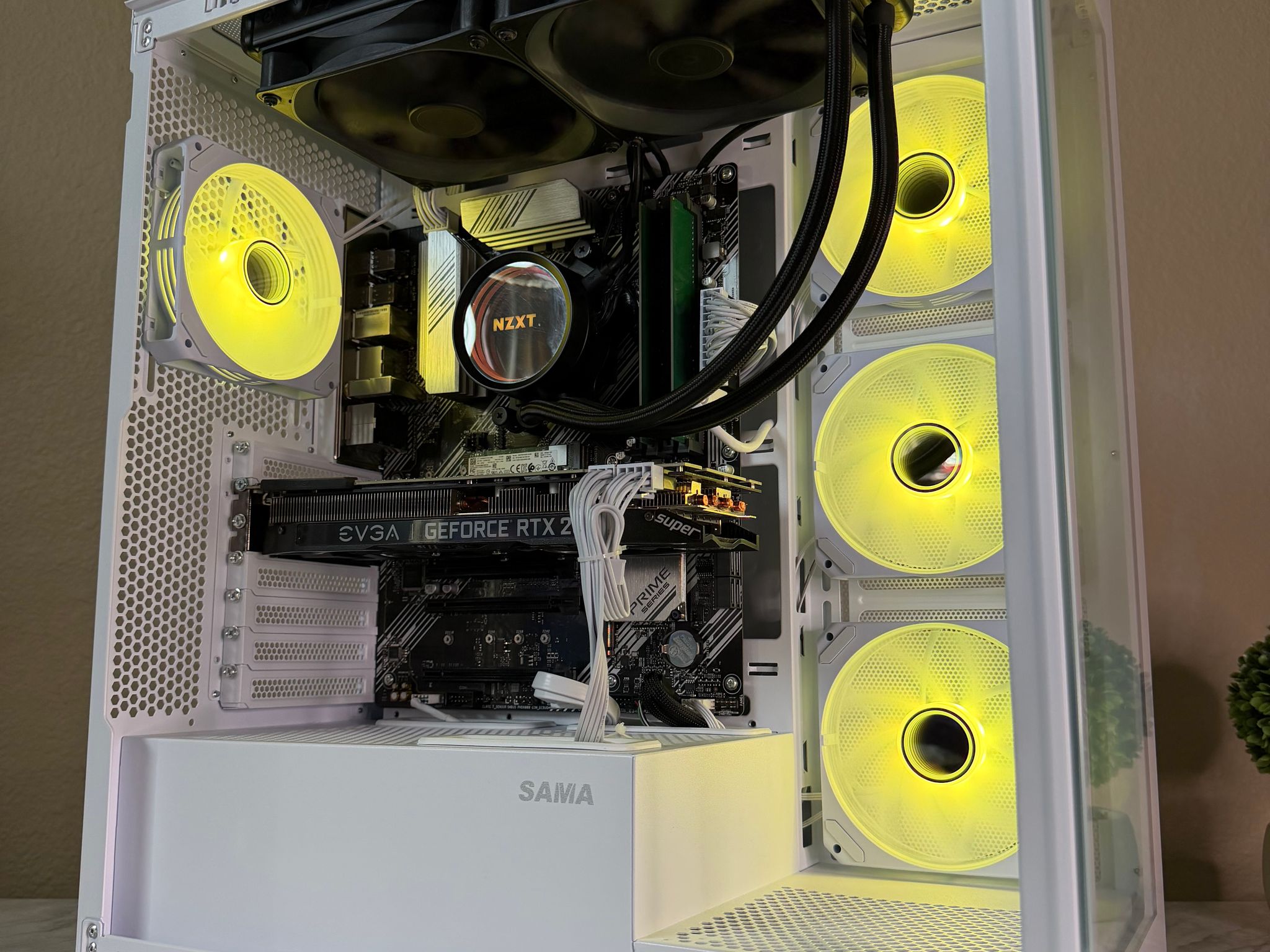 Ryzen 7 2700 | RTX 2070 SUPER | 16 gb ram | 512gb ssd | win 11 home activated