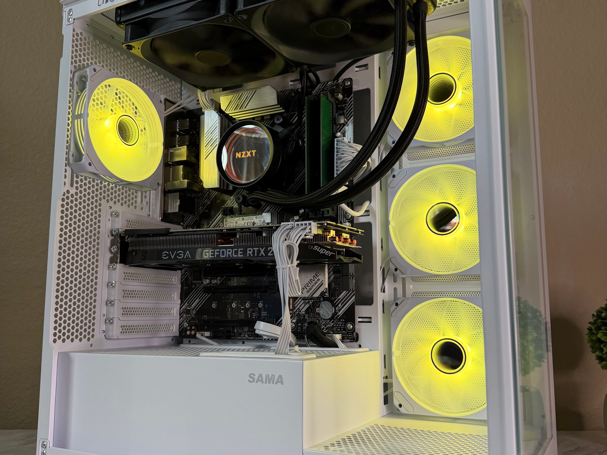 Ryzen 7 2700 | RTX 2070 SUPER | 16 gb ram | 512gb ssd | win 11 home activated