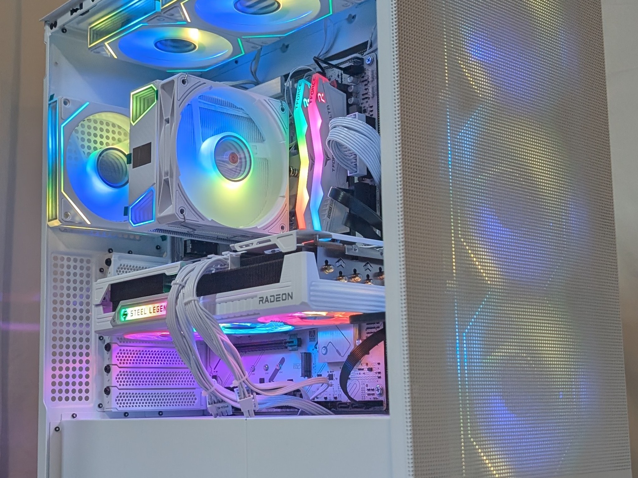9070XT 16GB | RYZEN 5 7500F | 2TB NVME | 16GB DDR5 | 1000W
