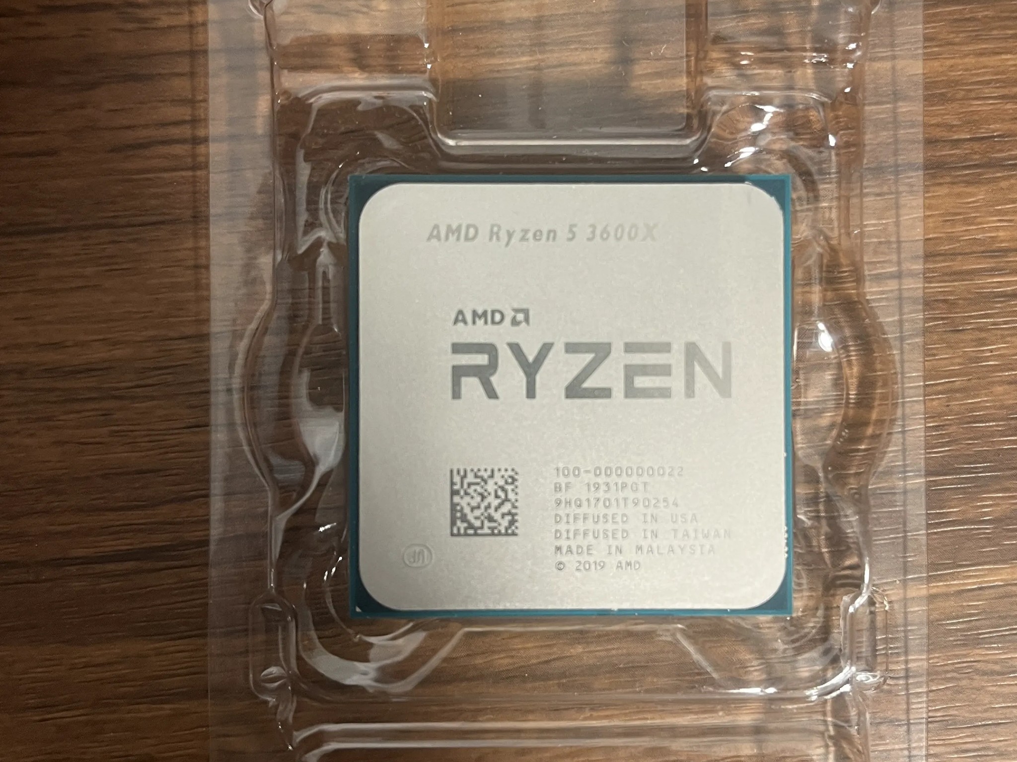 AMD Ryzen 5 3600X Processor + CPU Cooler 100-000000022