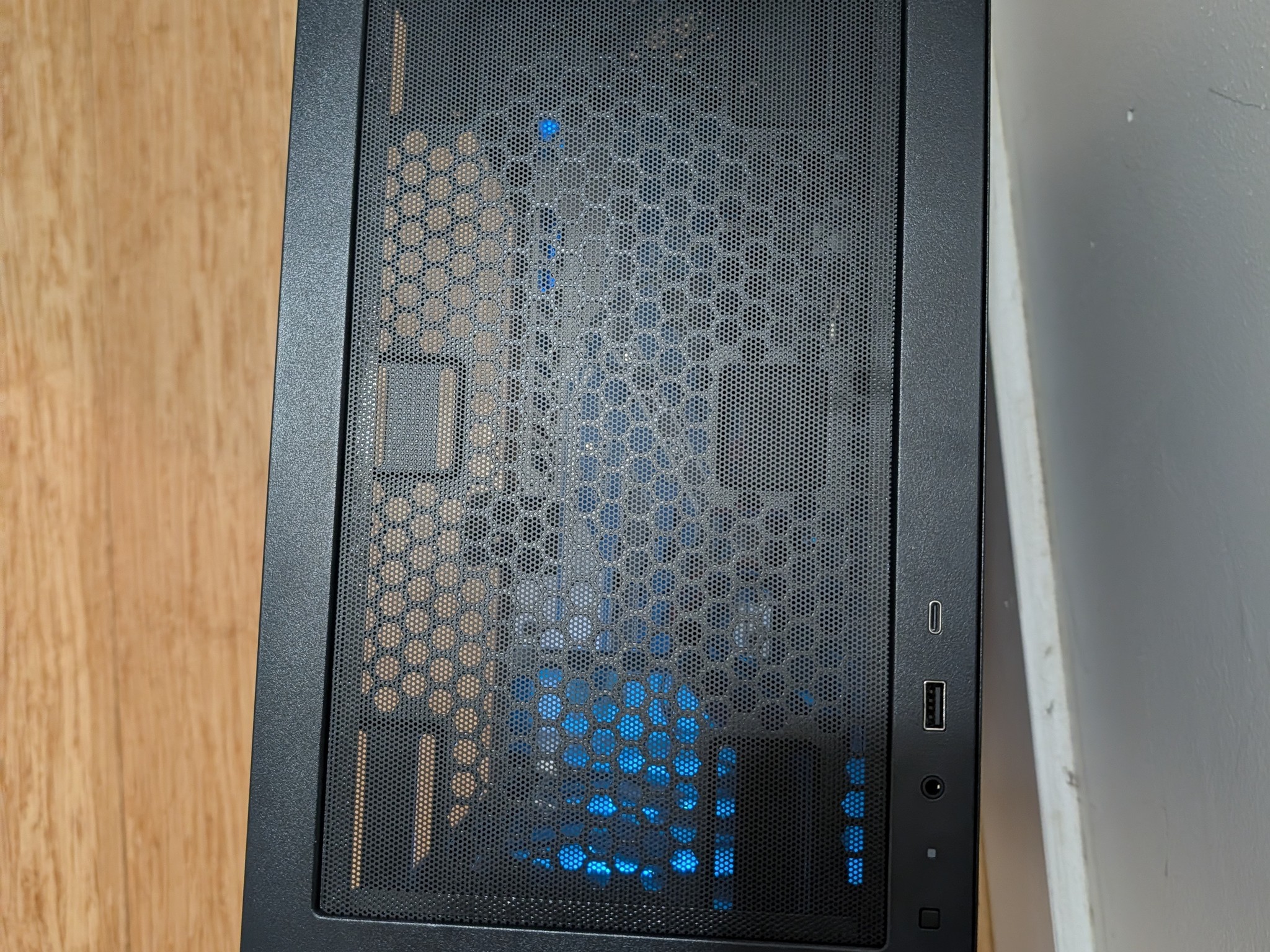 Custom Value Gaming PC | I7 6700 | RX 580 8GB | 16GB | 1.1 TB NVME/HDD | Cooler master case |