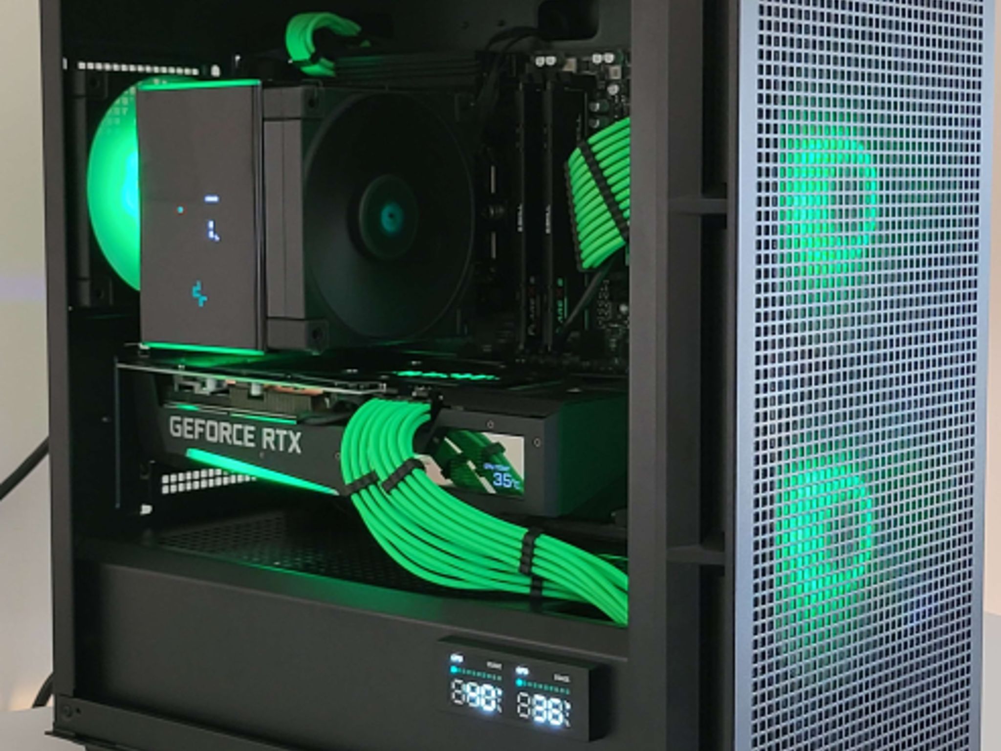 Matrix Display! 7600X/3070/32GB DDR5 RAM/ 1TB NVME SSD/ Digital displays everywhere.