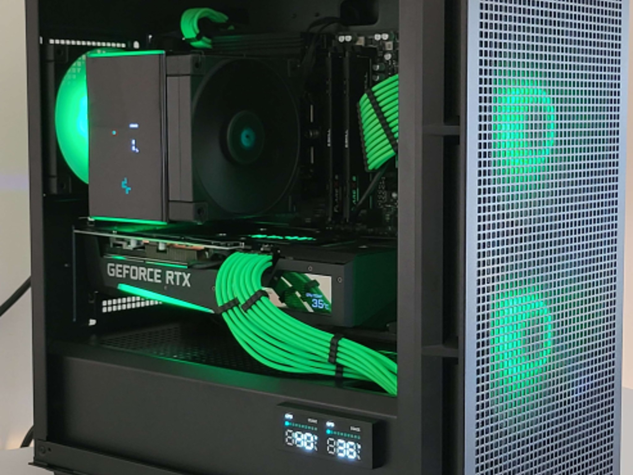 Matrix Display! 7600X/3070/32GB DDR5 RAM/ 1TB NVME SSD/ Digital displays everywhere.