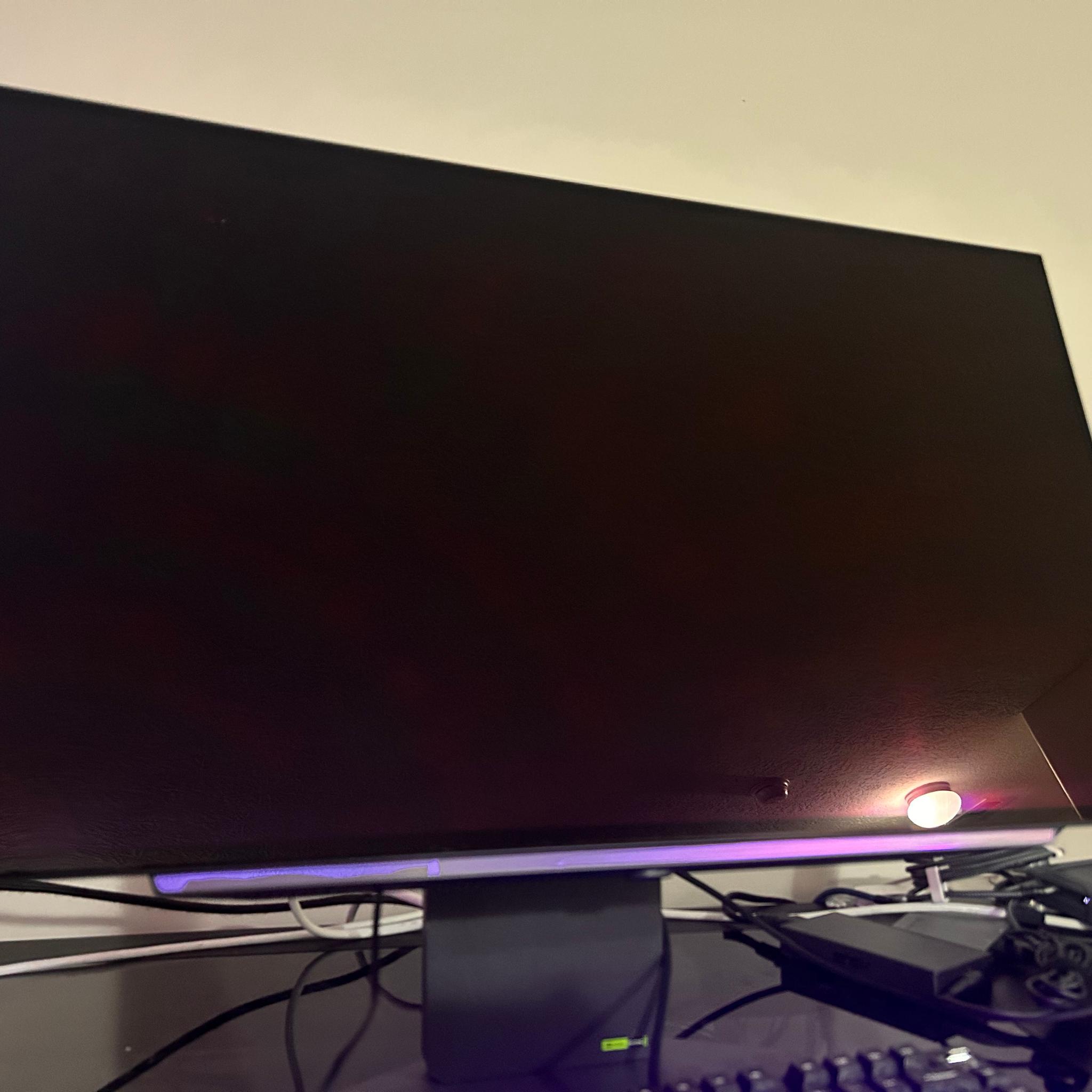 LG UltraGear 27" OLED (240hz) 2K (2560x1440) Gaming Monitor (27GX704A-B) (Only 9hrs Used!)