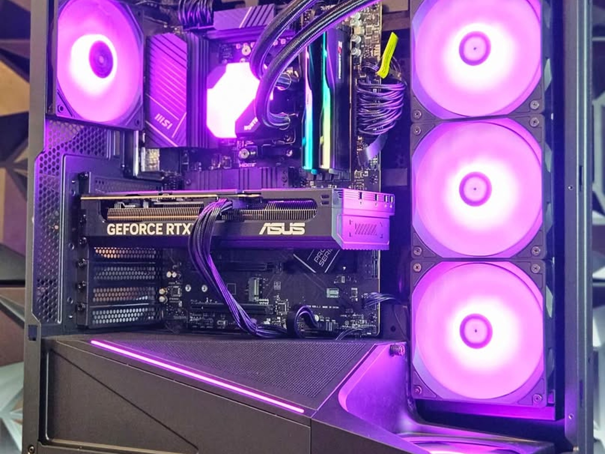 ⚪⚫️Stealth⚫️⚪ Gaming PC ( Ryzen 7 + RTX 4070 Super)