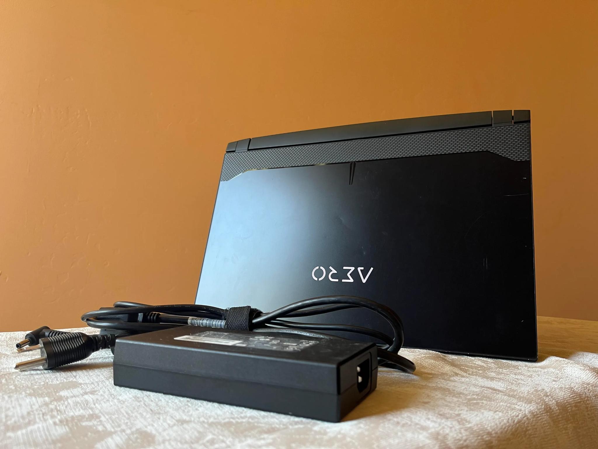 Gigabyte Aero 15, i7 11800h, RTX 3080, 32 GB Ram, 4k OLED