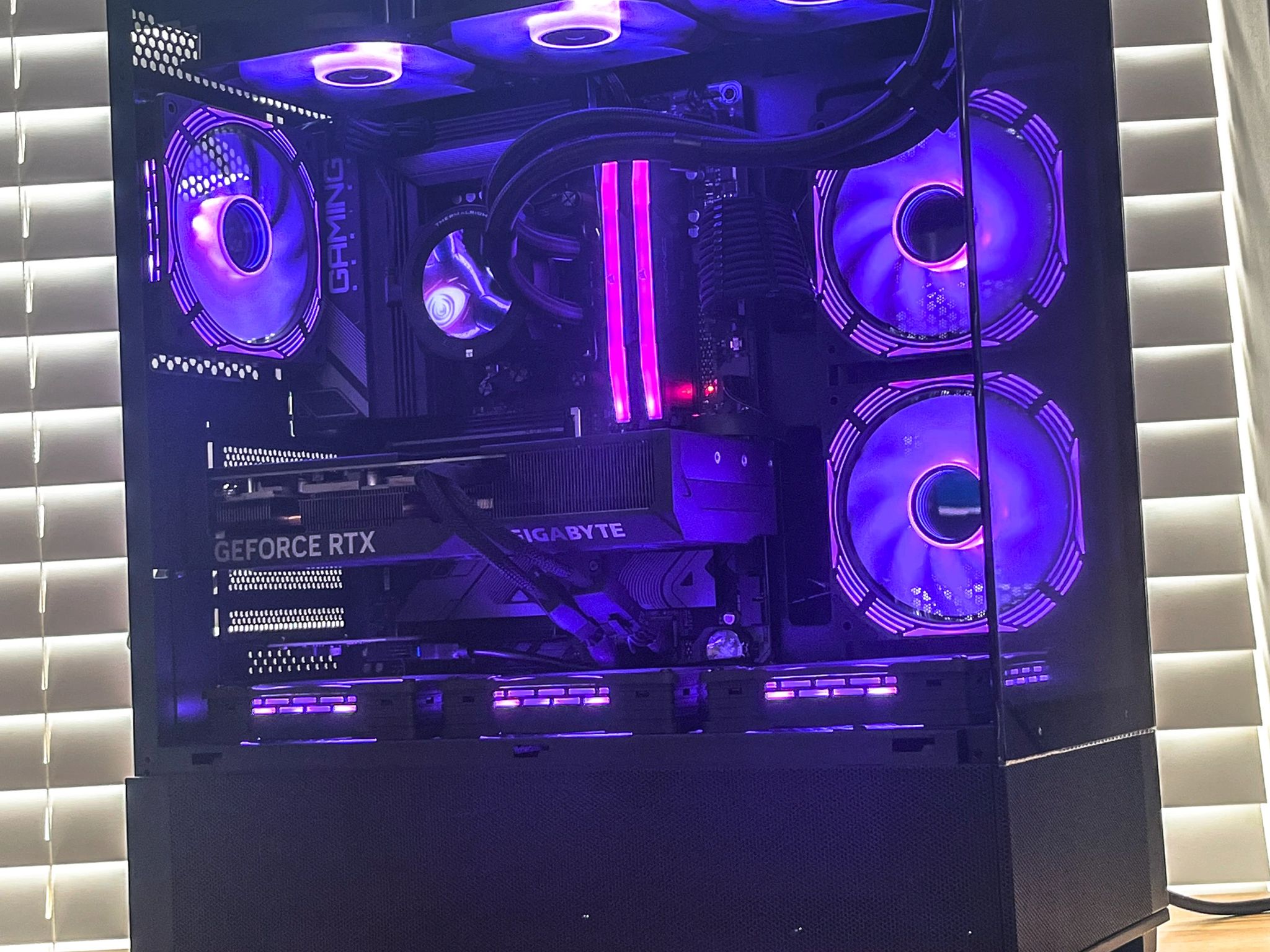 🖤Gaming PC | Ryzen 5 7600x | RTX 4070 SUPER | 32GB DDR5 | 2TB SSD🖤