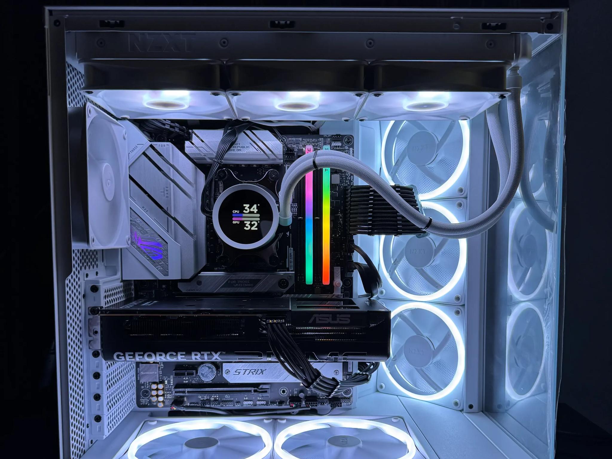 RTX 5060 + RYZEN 5 7600 + 32 GB (Ghost)