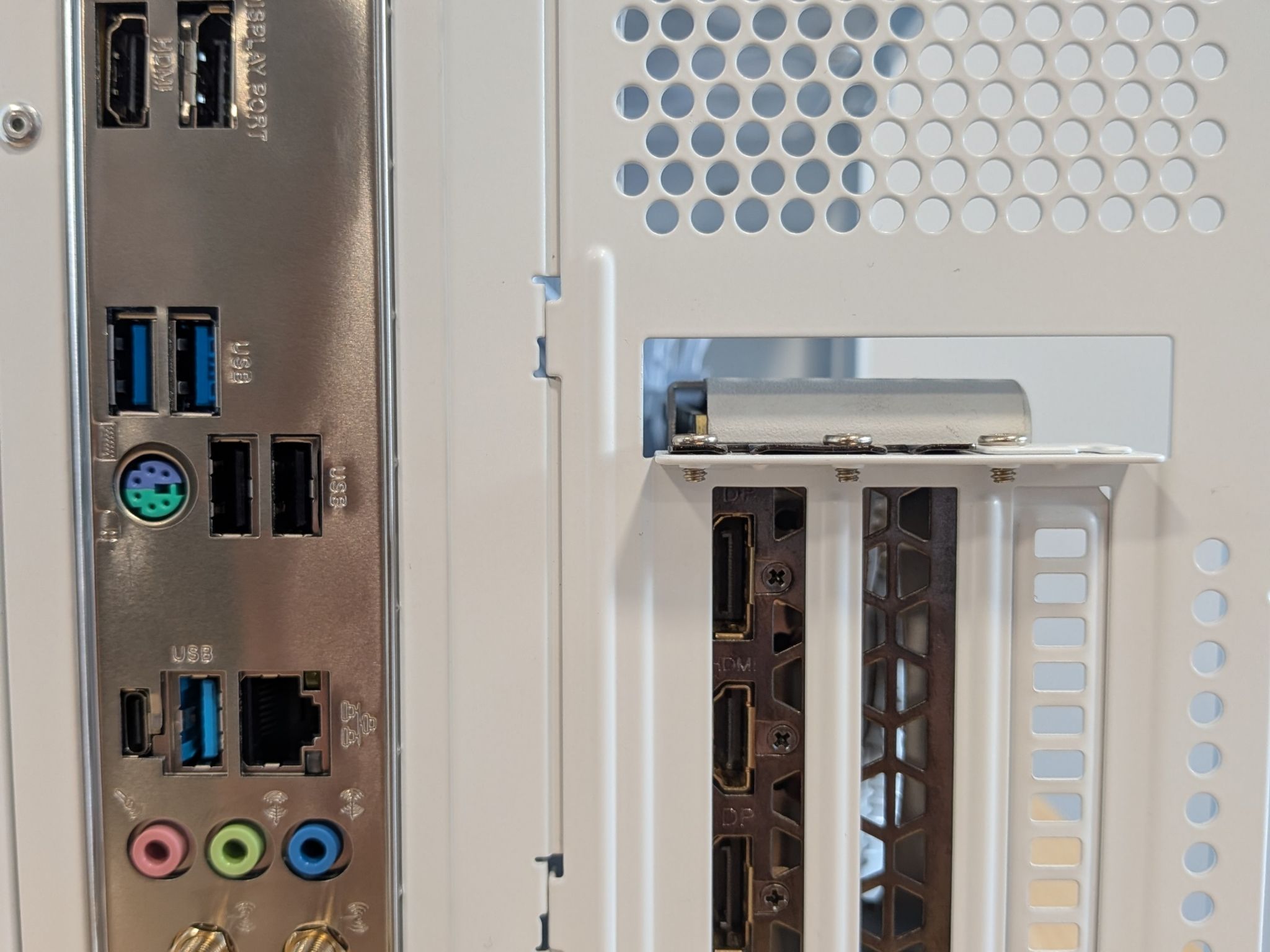 White ITX Gaming PC: Ryzen 5 5500 | RTX 3070 | 16GB DDR4 | 1TB SSD