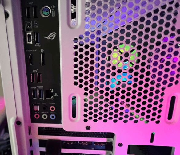 MID-RANGE GAMING / STREAMING PC|  RYZEN 7 3700X | 32GB DDR4 | RTX 3070 EVGA FTW3 ULTRA GAMING
