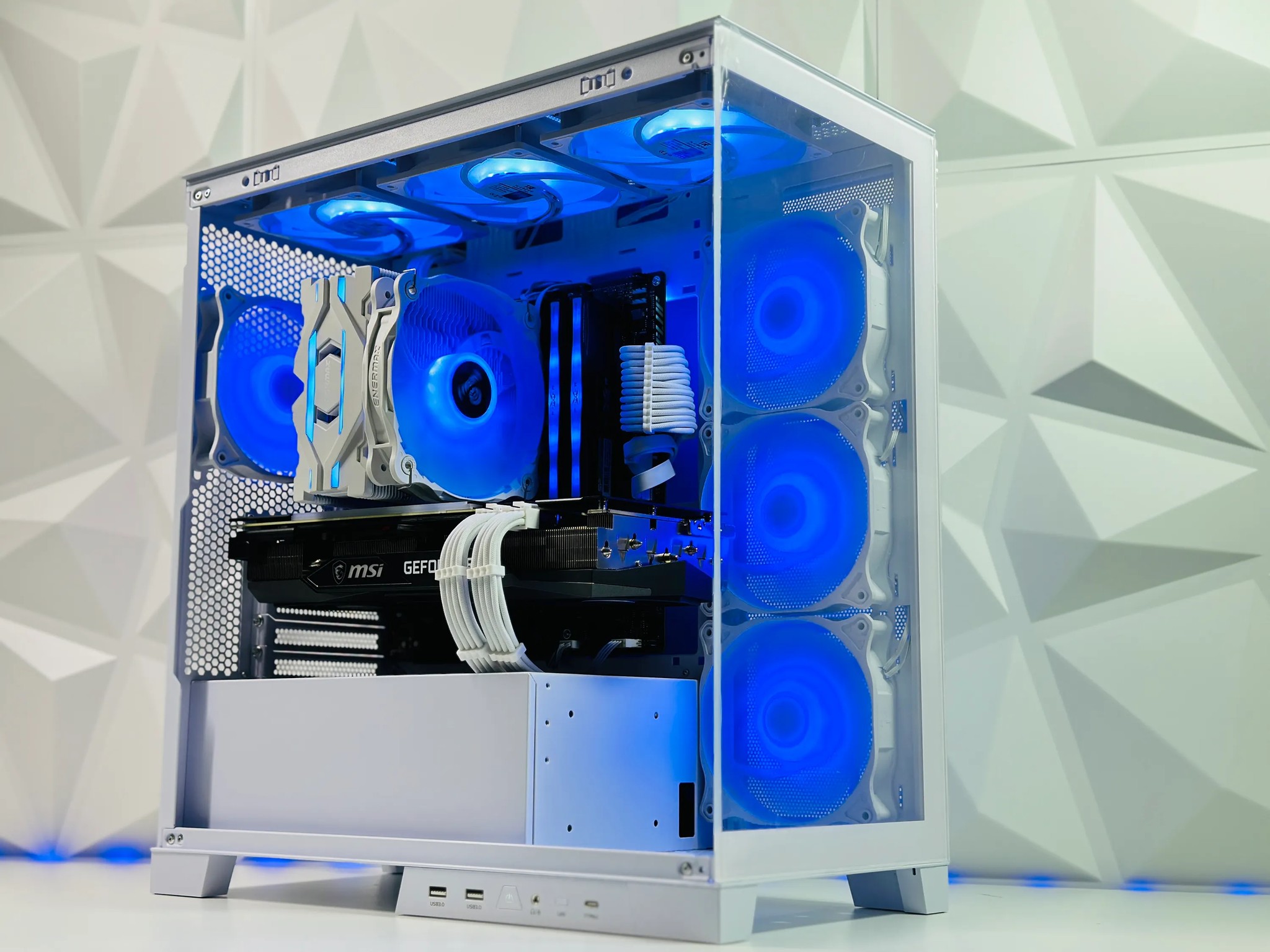 Iceberg🧊 Gaming PC❄️Nvidia RTX 3070 Ti 8GB❄️Ryzen 5 5600X 6 core❄️16GB DDR4❄️1TB NVME