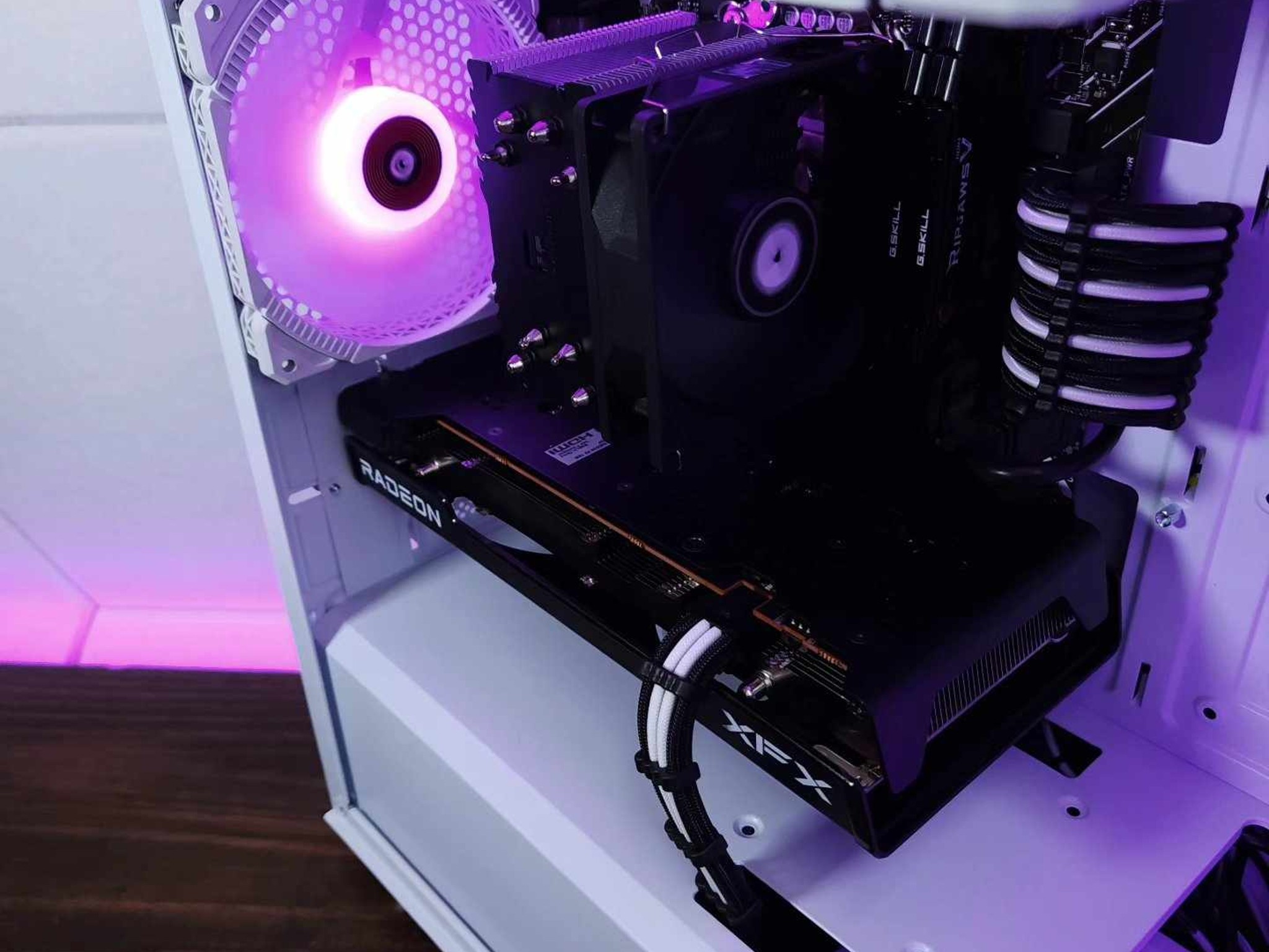💜🤍RX 7600 | i5 12400F | 16GB 3600MHz | 1TB NVMe