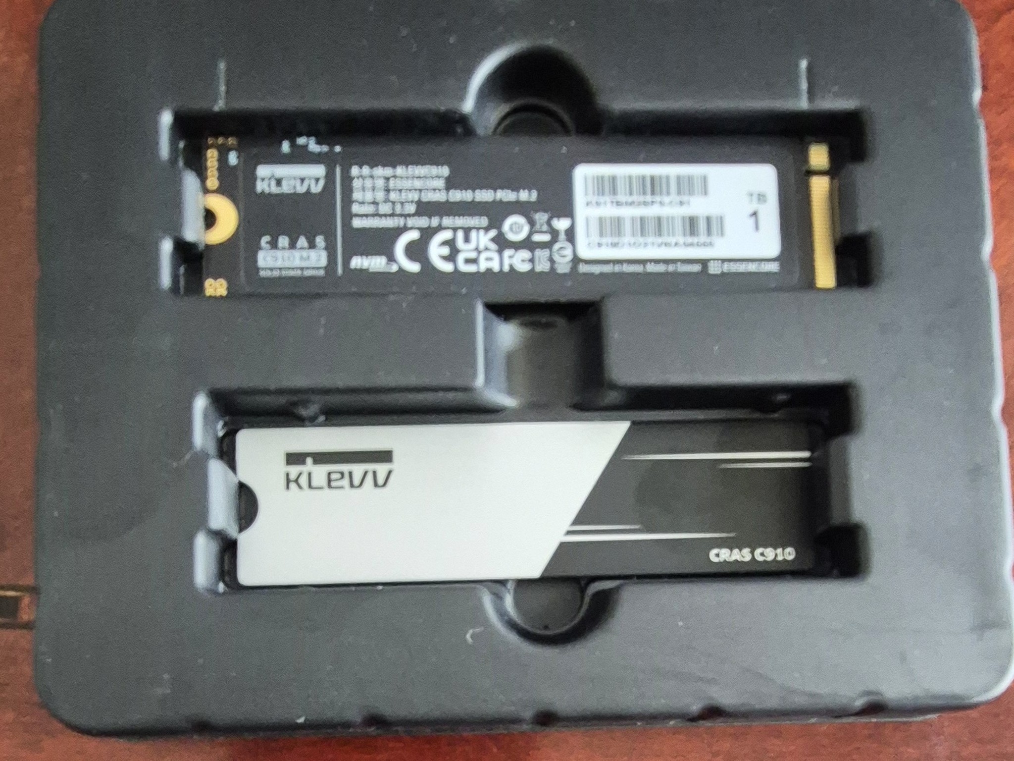 New Open Box KLEVV CRAS C910 1TB M.2 2280 NVMe PCIe Gen4x4 Laptop & Desktop 1TB W/Heat Sink Bundle
