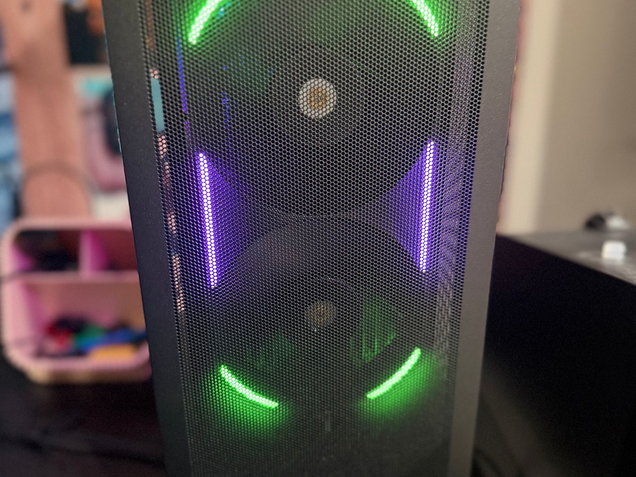 Radeon RX 9070 XT Custom Gaming PC - Ryzen 7 9800X3D, 32GB RAM, 4TB NVMe SSD