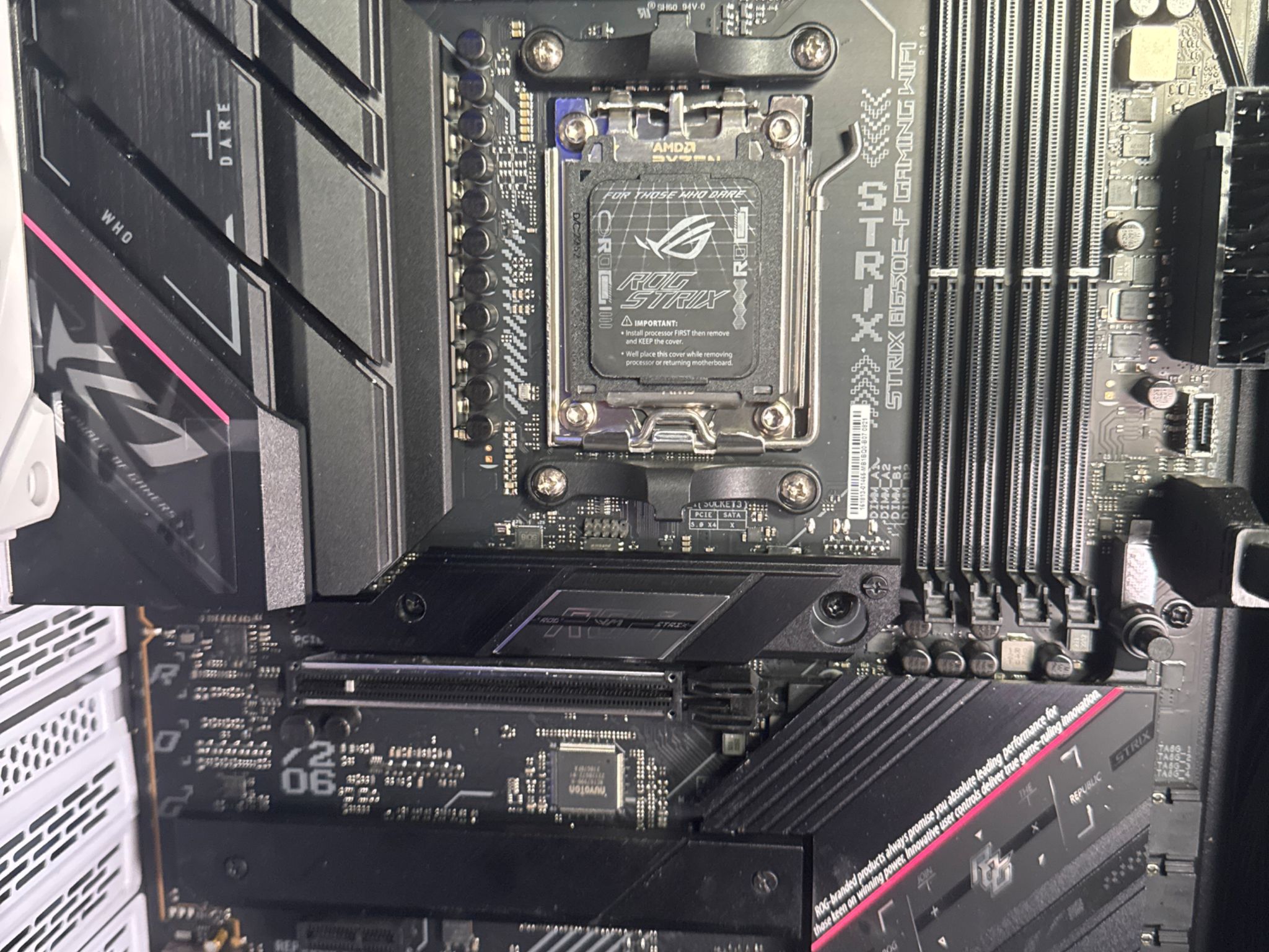 ASUS Rog Strix B650E-F Gaming WiFi Less than 6 months old. Like New Original packaging/accessories