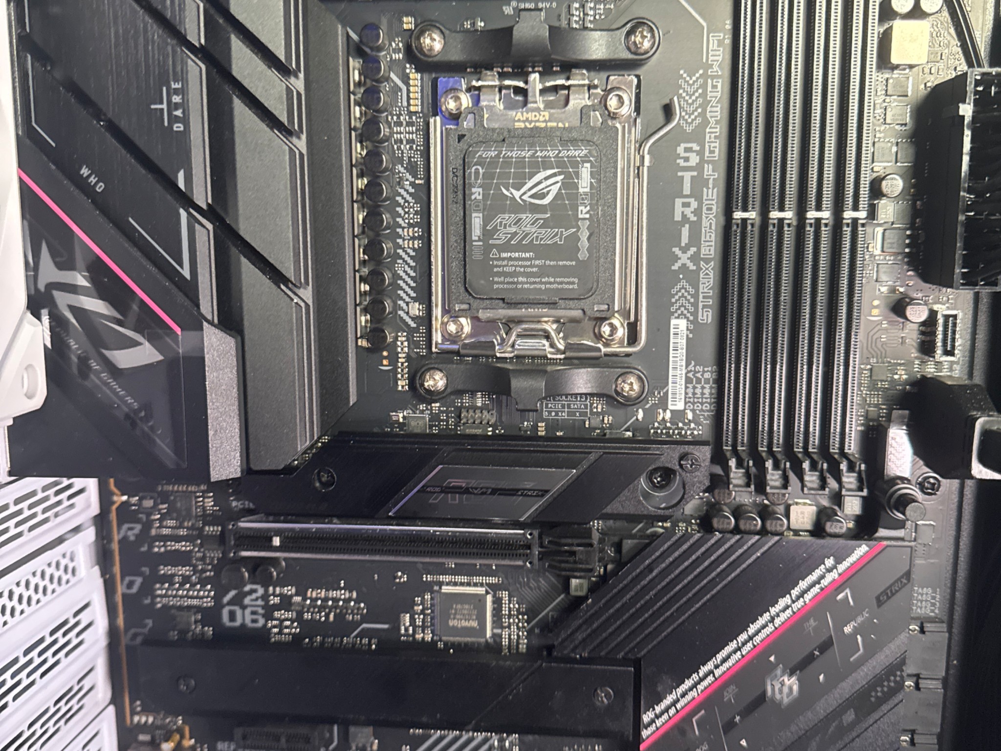 ASUS Rog Strix B650E-F Gaming WiFi Less than 6 months old. Like New Original packaging/accessories