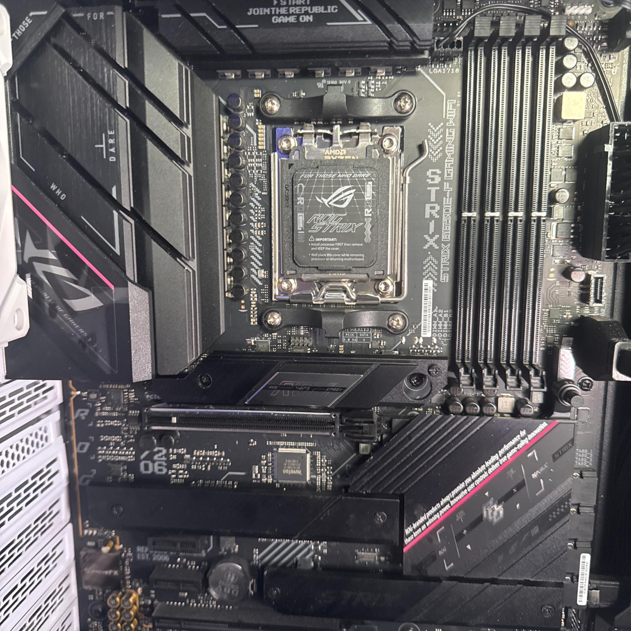 ASUS Rog Strix B650E-F Gaming WiFi Less than 6 months old. Like New Original packaging/accessories