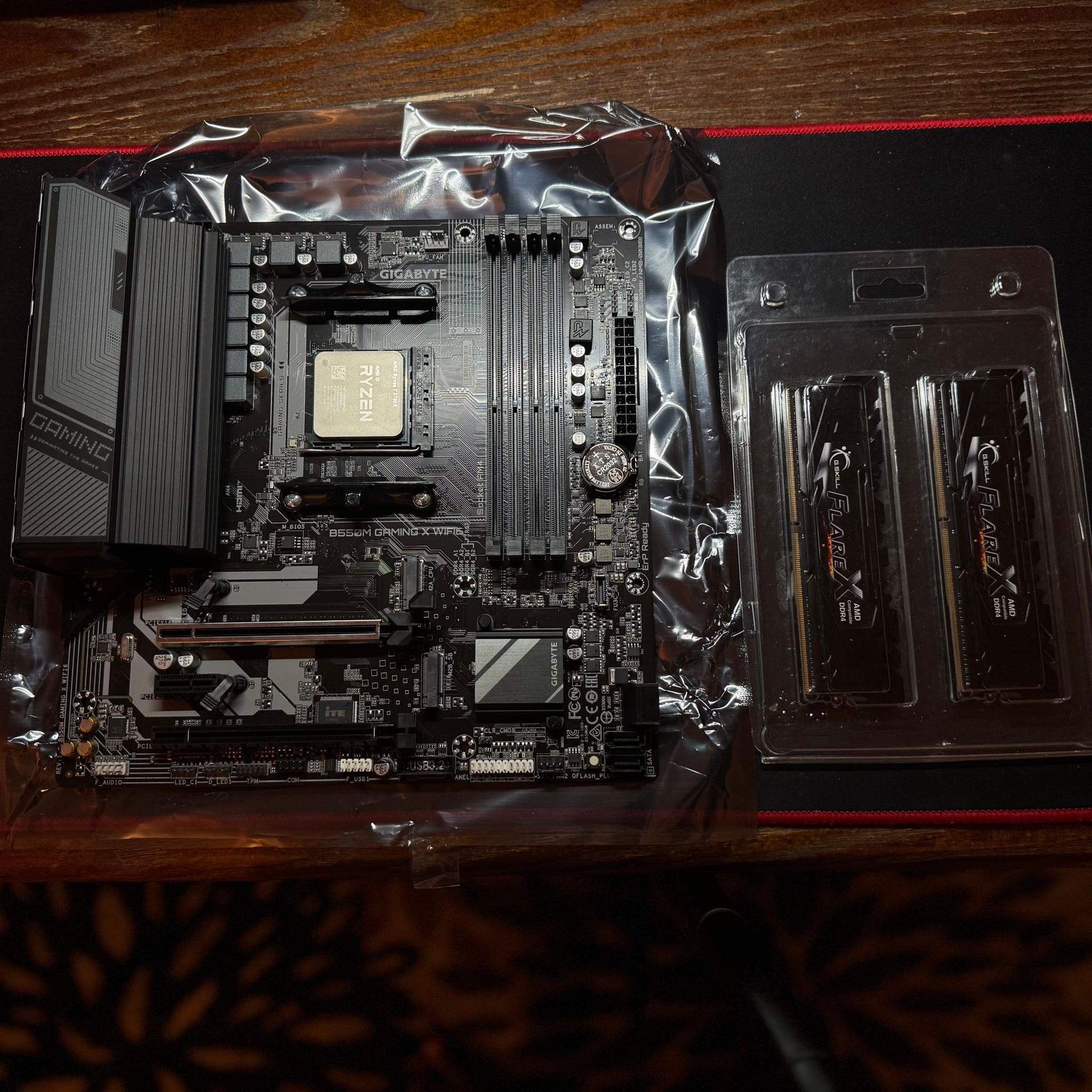 🔥Motherboard Combo *Ryzen 7 5700X, 32GB DDR4 Ram, & GIGABYTE B550M*