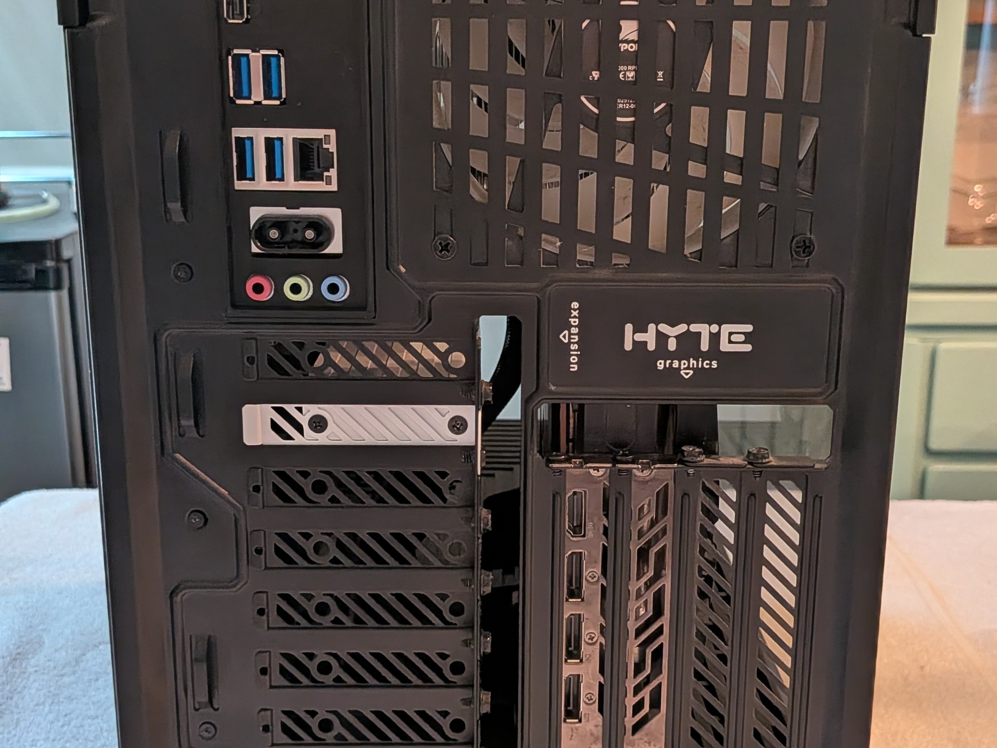 Radeon RX 6800XT Custom Gaming PC with Hyte y40 Case
