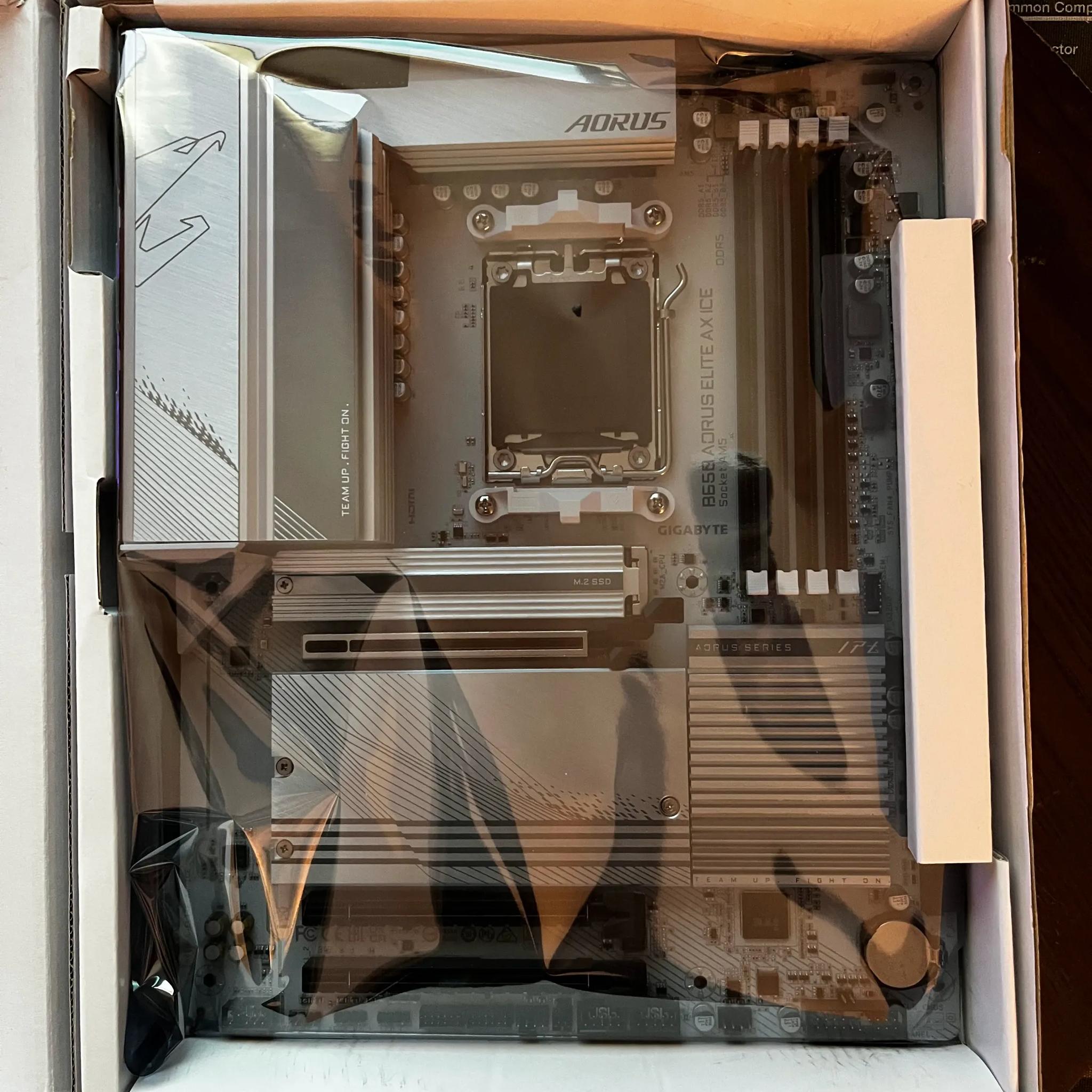 Gigabyte B650 Aorus Elite AX Ice