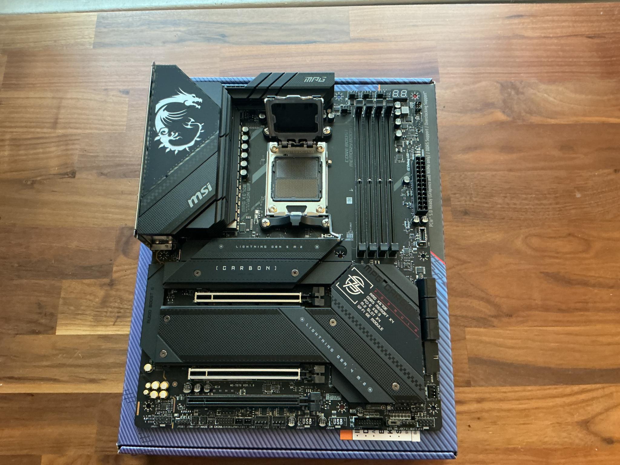 MSI MAG X670E Carbon WiFi motherboard AM5