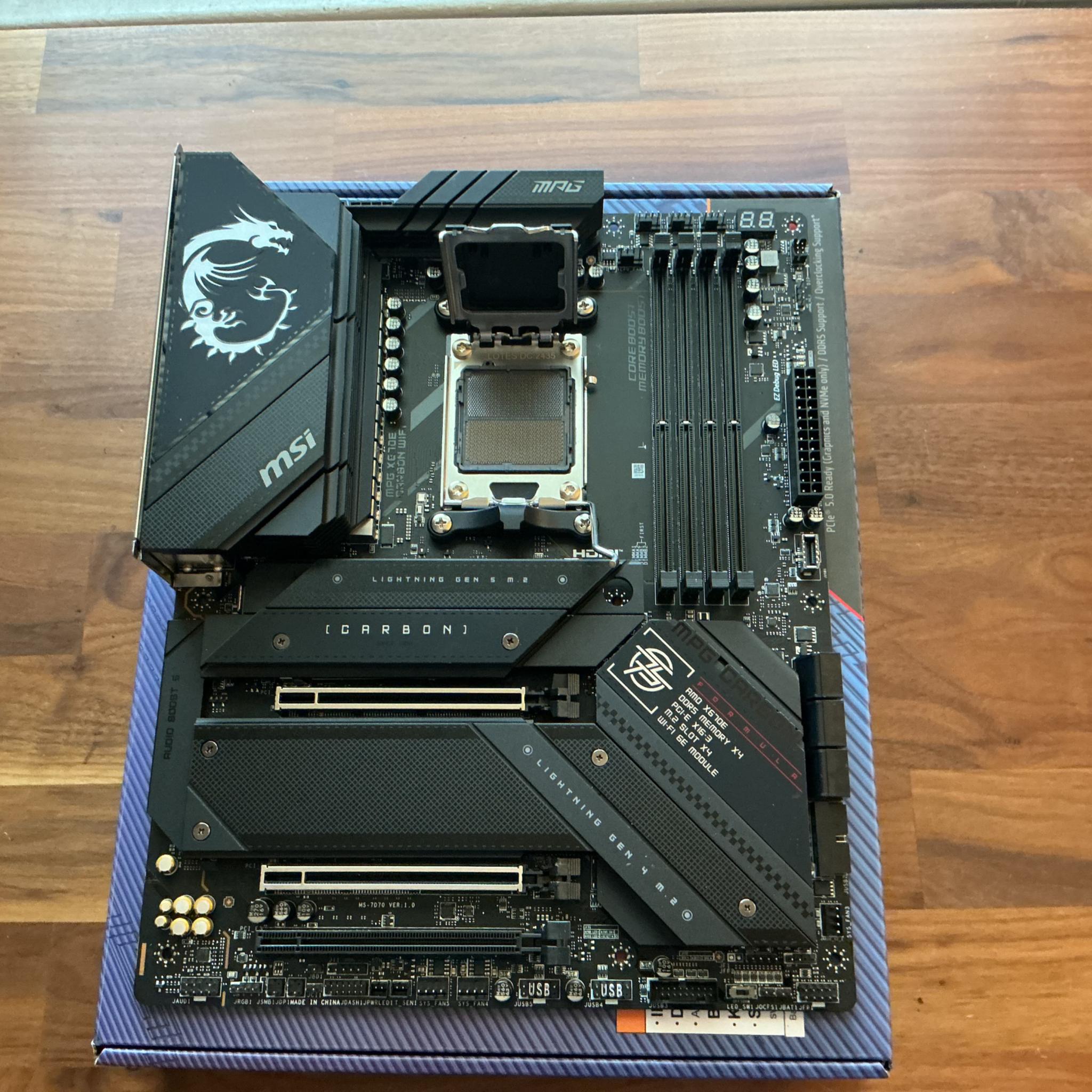 MSI MAG X670E Carbon WiFi motherboard AM5