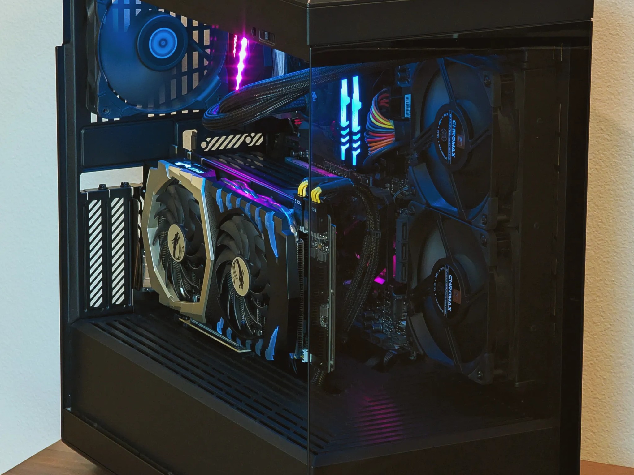 i7 8700K, 1070Ti, 32GB DDR4, 1TB SSD, 750W, WiFi/BT, Windows 11