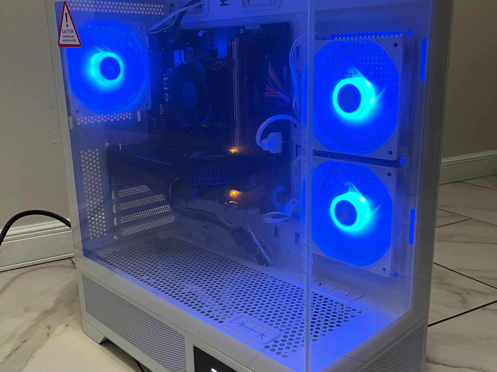 NVIDIA RTX 2070, Intel Core i5-8400, 16GB RAM, 500 GB SSD, High FPS Gaming PC w/ Wi-Fi
