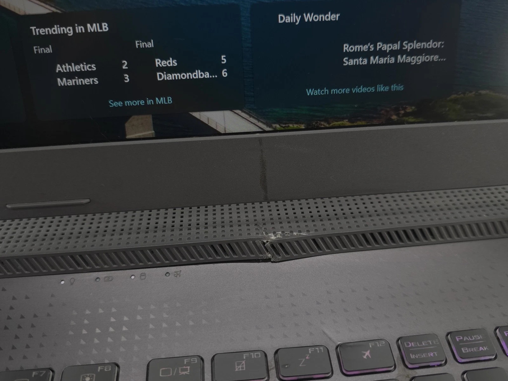 ASUS ROG Strix G17 17.3'' 1TB SSD 16GB RAM 3.0GHz Ryzen 9 7845HX RTX 4060 240Hz