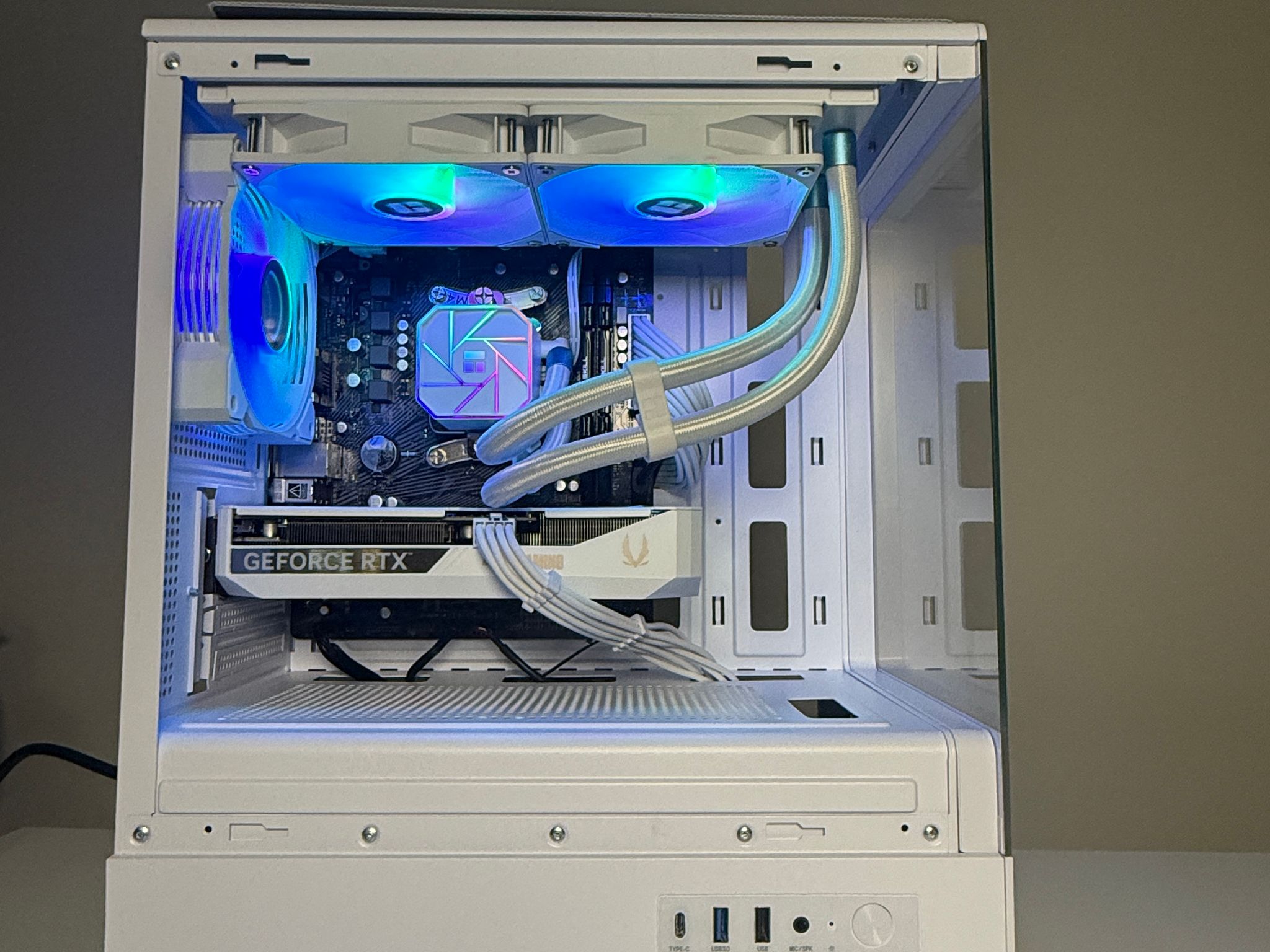1440p High FPS White🔸RTX 5060 ti 16gb| Ryzen 5 7600x|240mm Aio Water Cooled