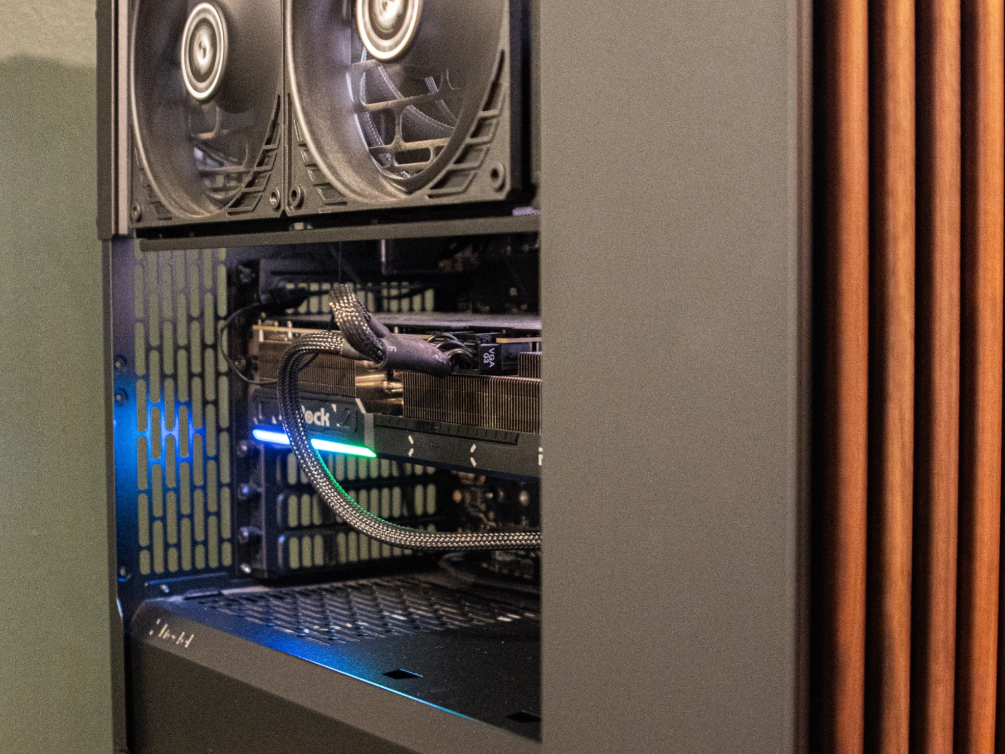 High End Gaming Build - Ryzen 7 7800X3D + 9070XT 16GB - 32GB DDR5 - 2.5 TB SSD