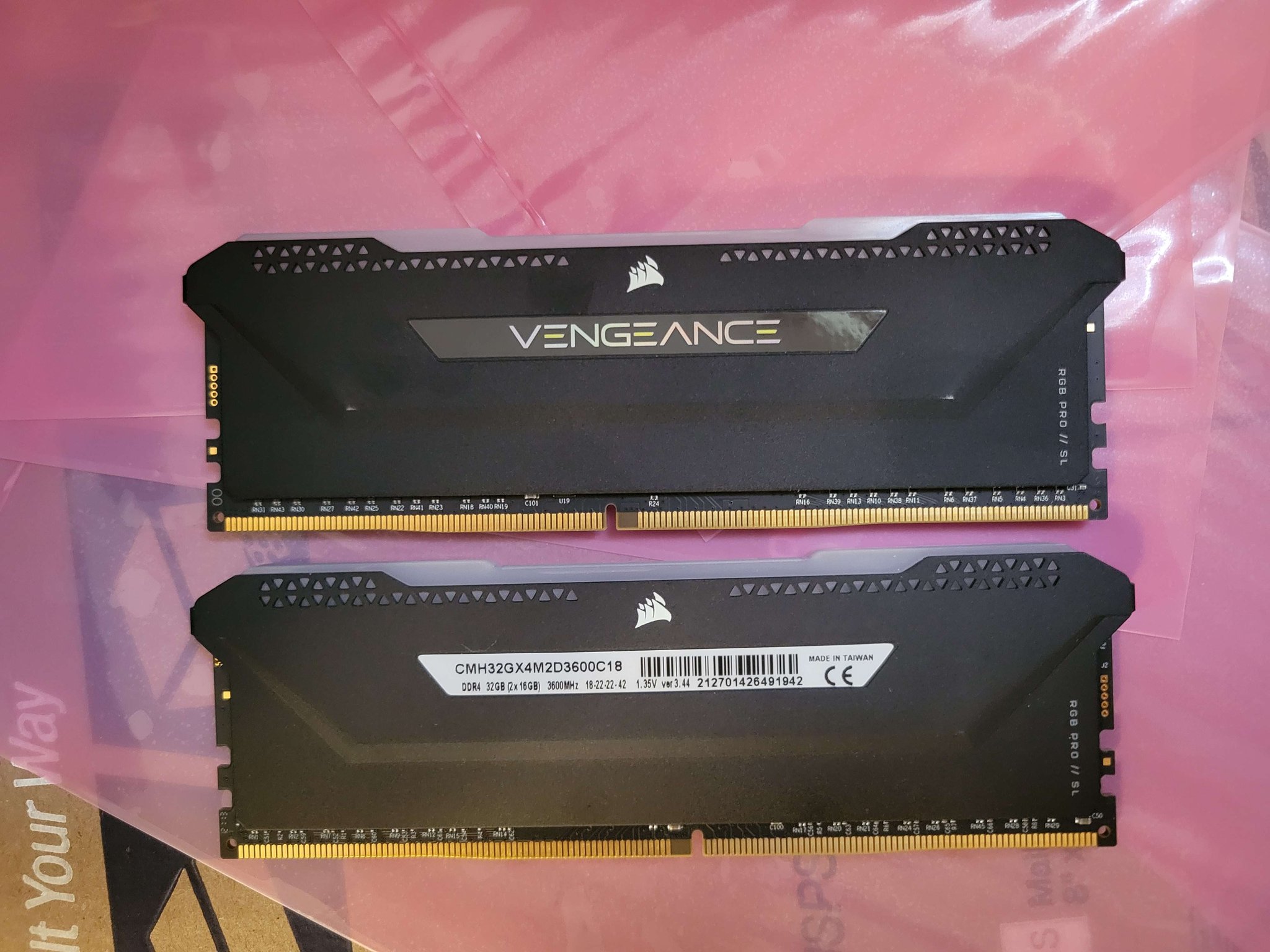 Corsair Vengeance RGB PRO SL 32GB (2x16GB) DDR4-3600 CL18 - Black