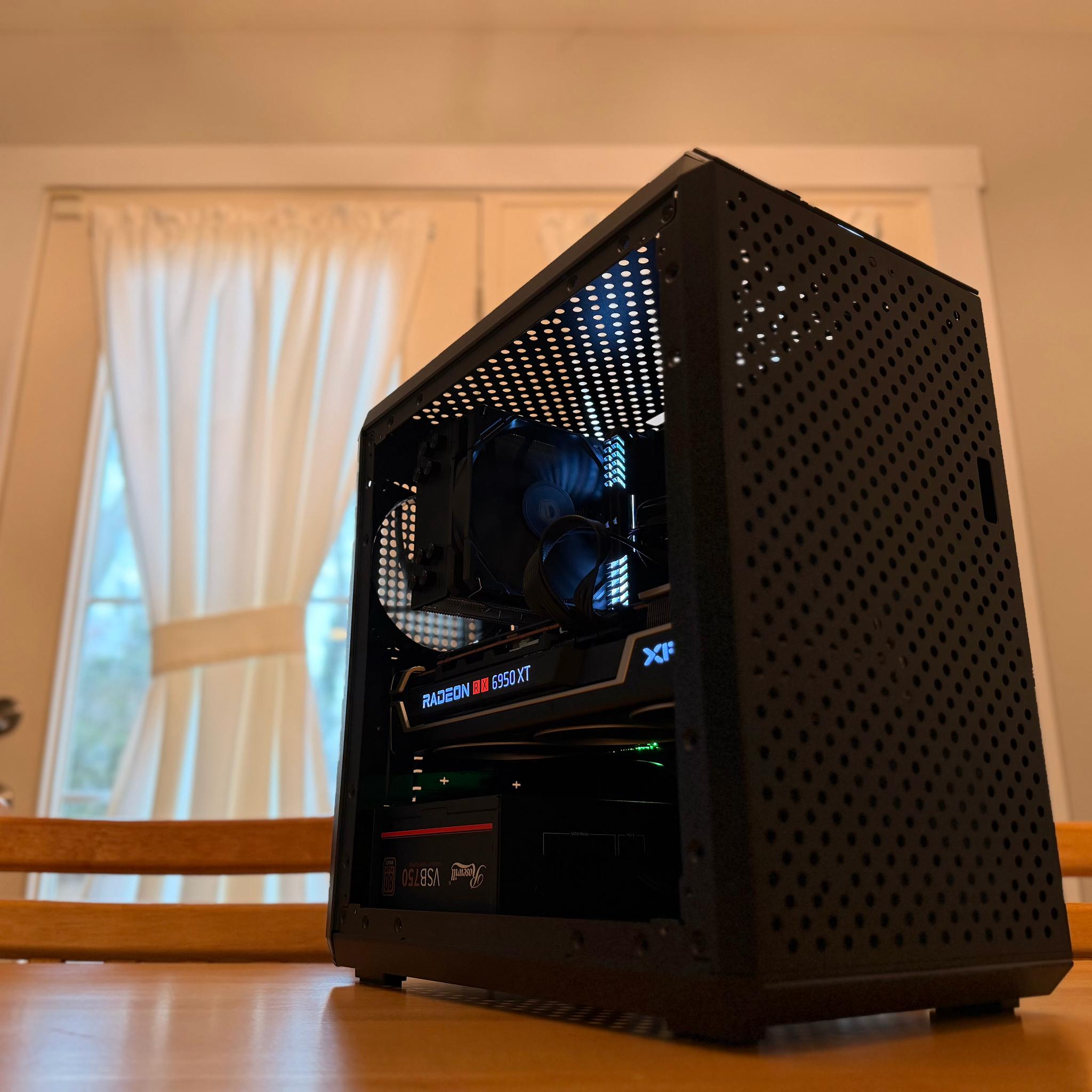 🍂🐊| RX 6950 XT 16gb, Intel i5 13420h, 16gb Ram, 1tb SSD Wifi Equipped Gaming PC