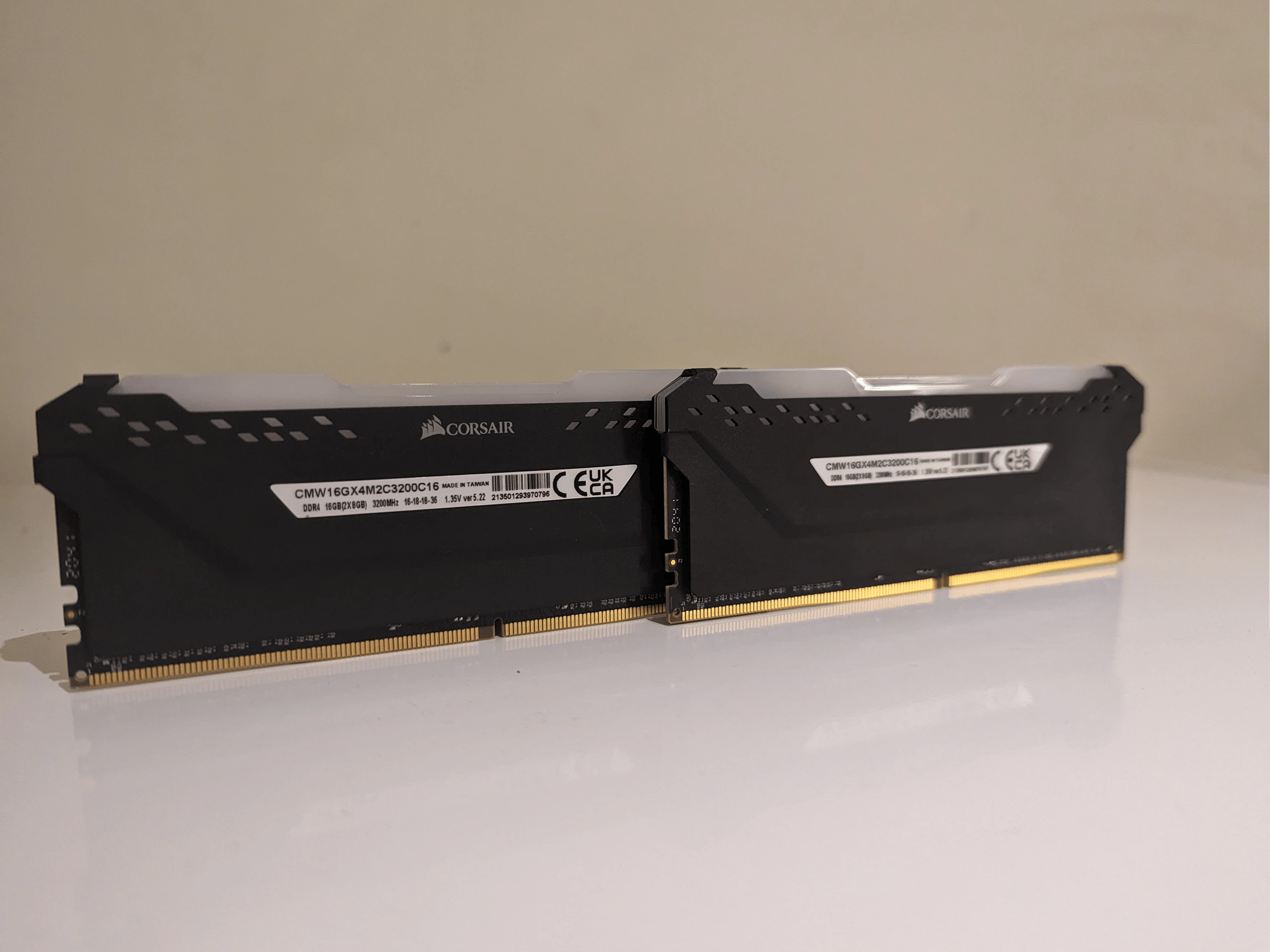 16GB Kit || Corsair Vengeance RGB Pro DDR4-3200 CL16