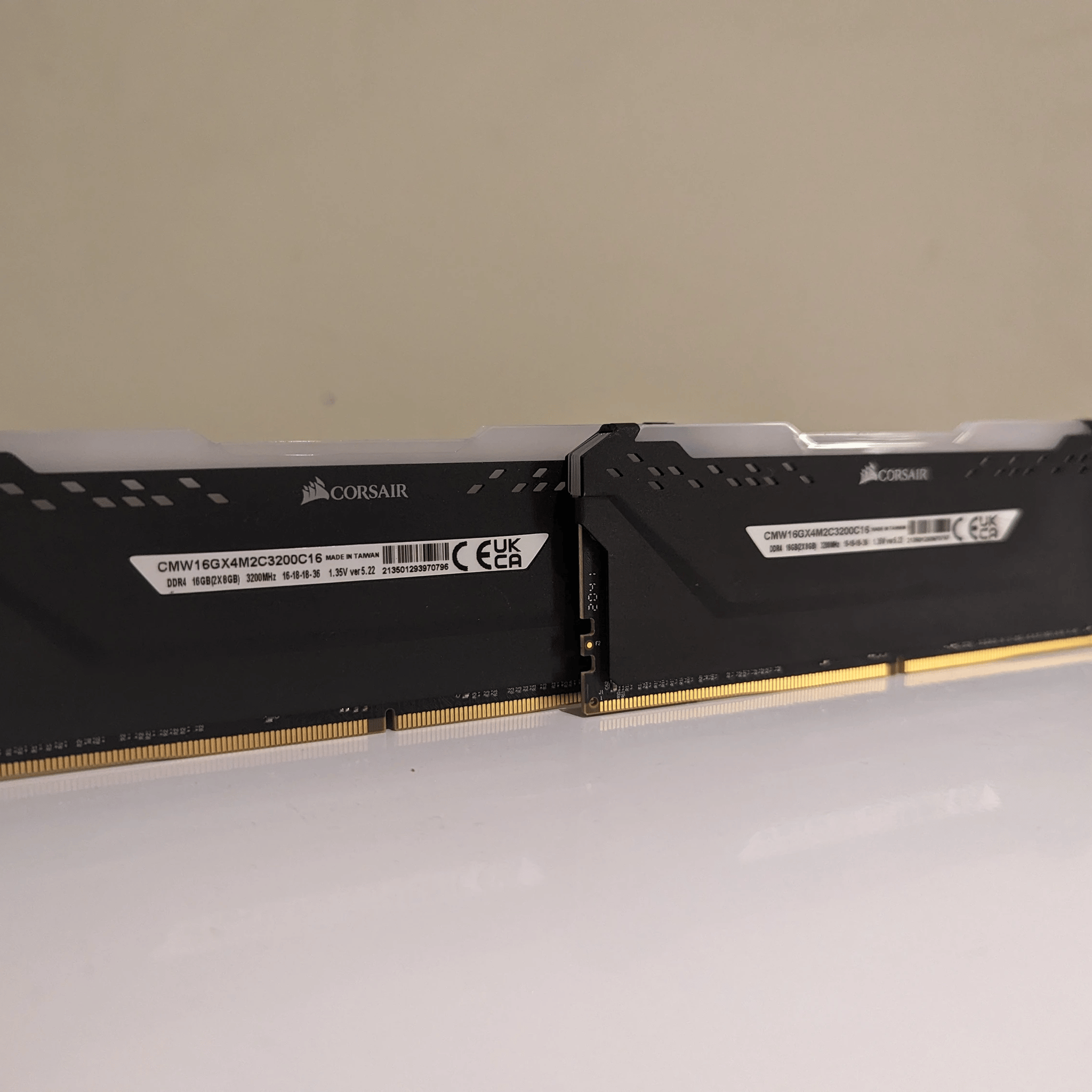 16GB Kit || Corsair Vengeance RGB Pro DDR4-3200 CL16