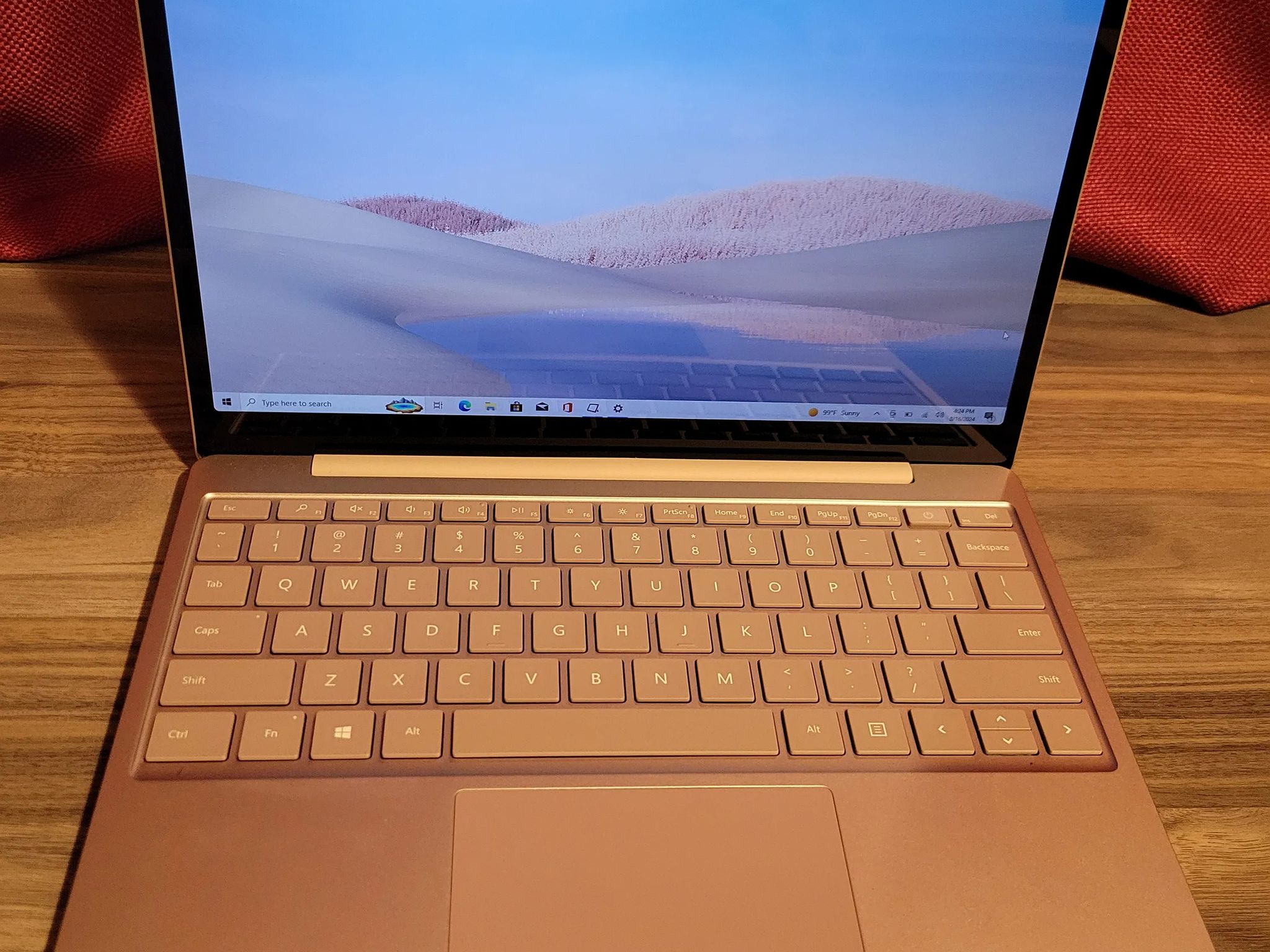 Microsoft Surface laptop Go - 128gb - intel i5 10th gen. - 12.4" touch screen