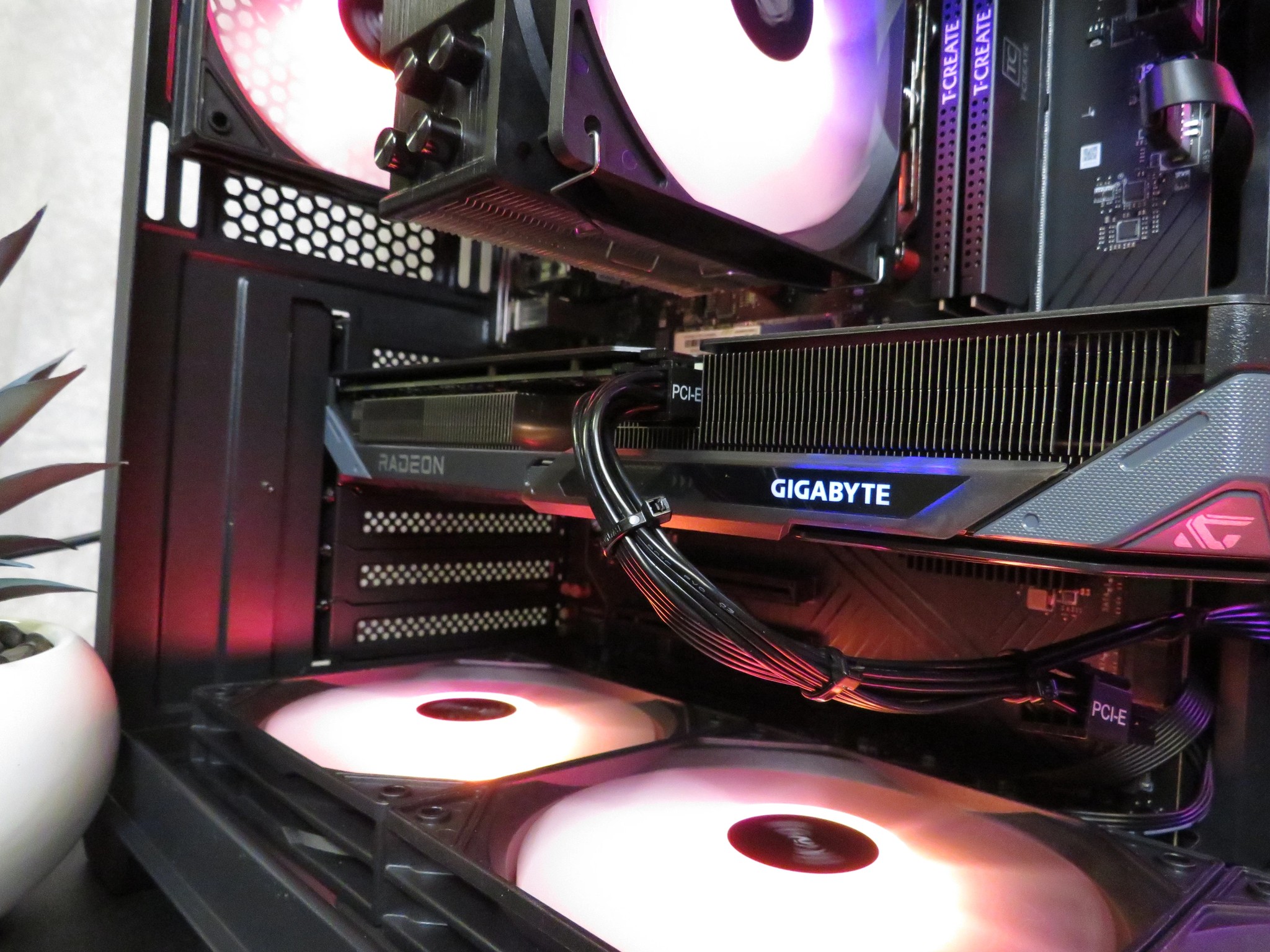 Latest Gen everything! Ryzen 5 9600X + RX 9060 XT (16 GB) + 32 GB DDR5 + 1 TB NVME