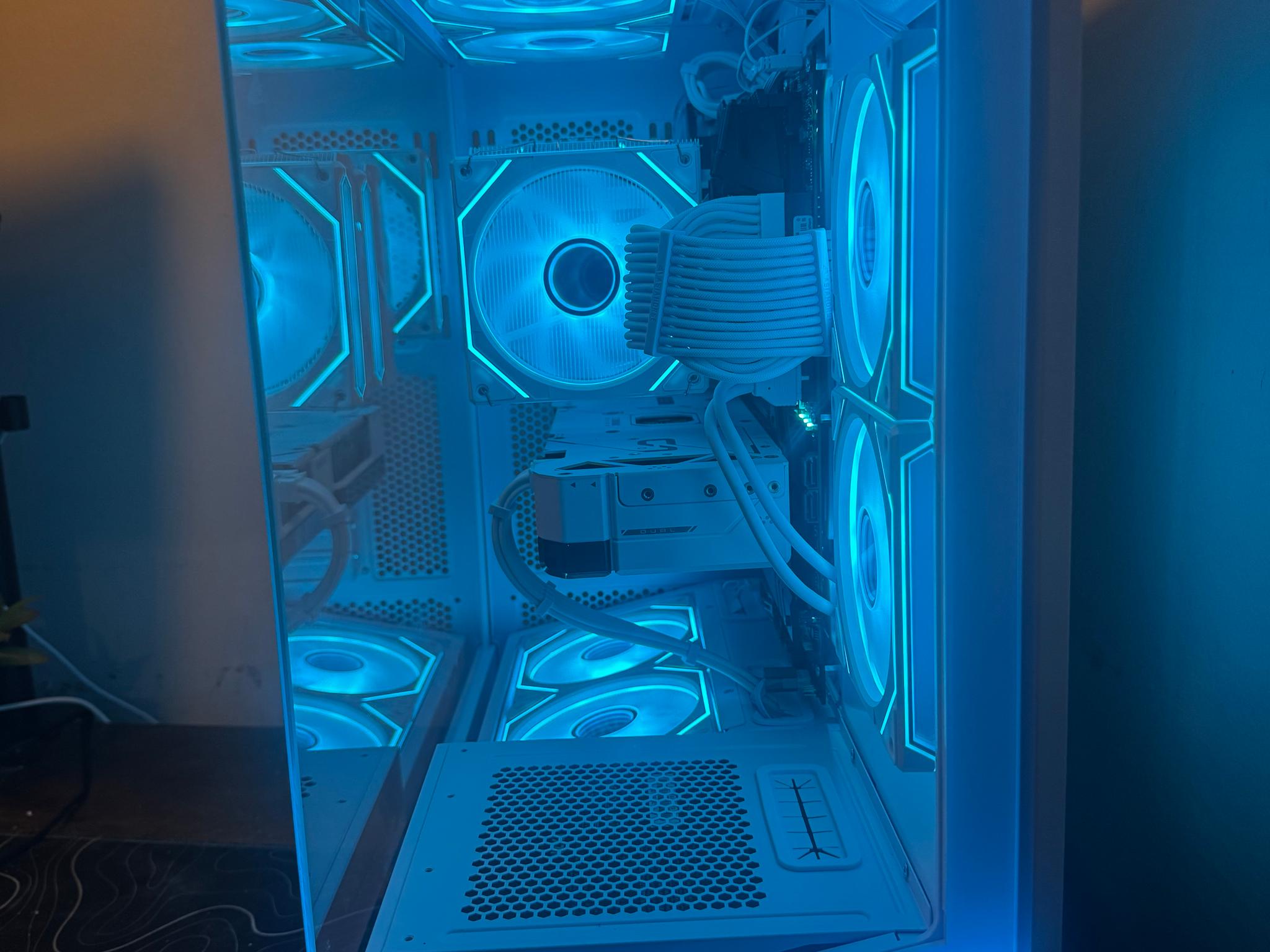 🤍 Whiteout 1440p Gaming PC 🤍 - i5 12600KF | RTX 4070 12GB | 32GB DDR4 3200 | 1TB Gen4 SSD