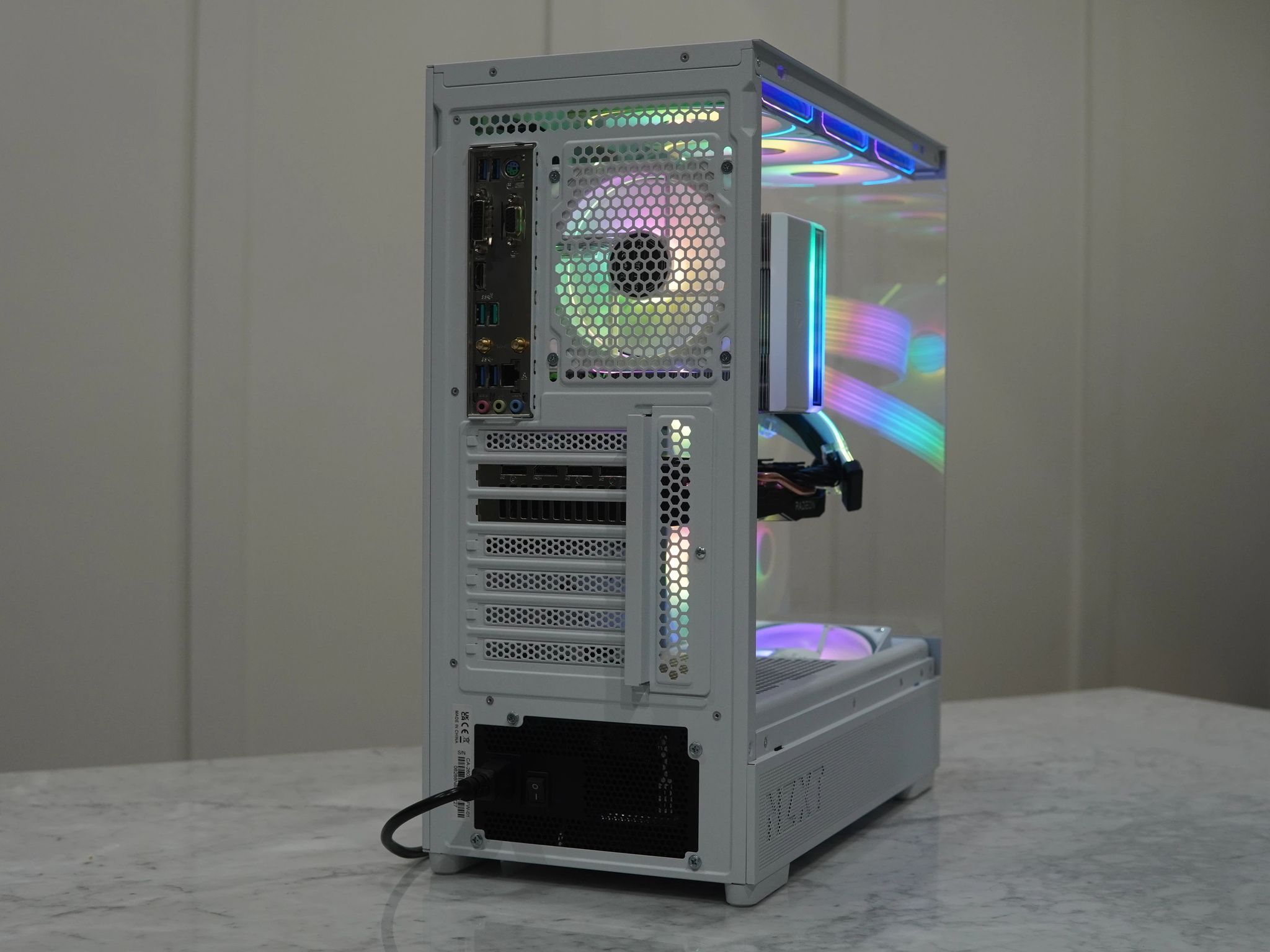 RX 6700 XT, Ryzen 7 3700X White Gaming PC