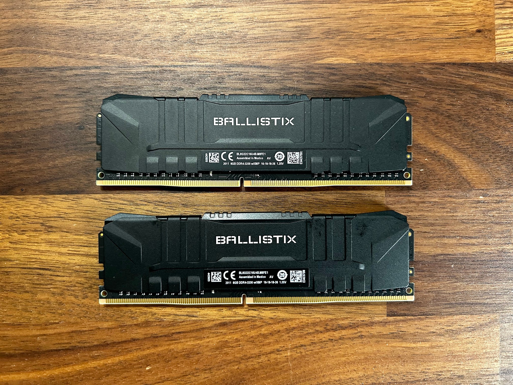 Crucial Ballistix 16GB (2 x 8GB) DDR4-3200 Memory (BL8G32C16U4B)