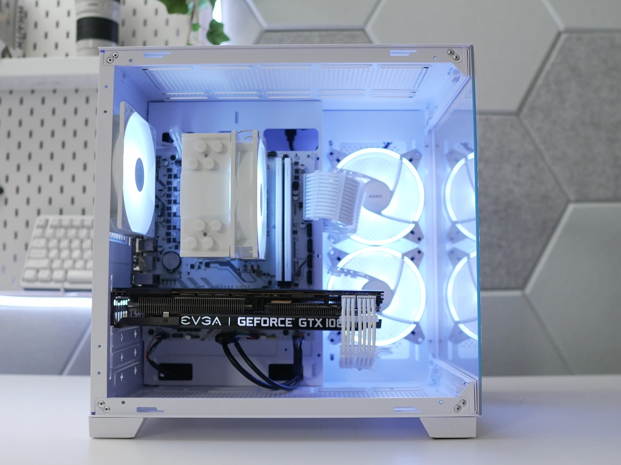 ⚪️⚪️ GTX 1080TI | RYZEN 5 3600 | 16GB RAM | WIFI |