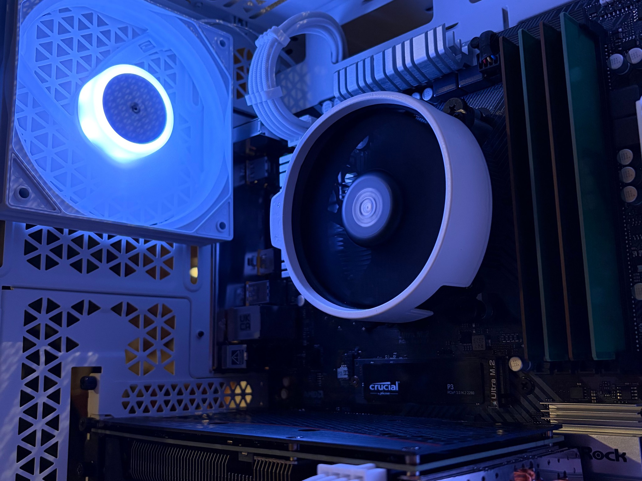 White Gaming PC | 3060TI | Ryzen 5 5500 | 16GB RAM | 1TB SSD | Wi-fi + BT
