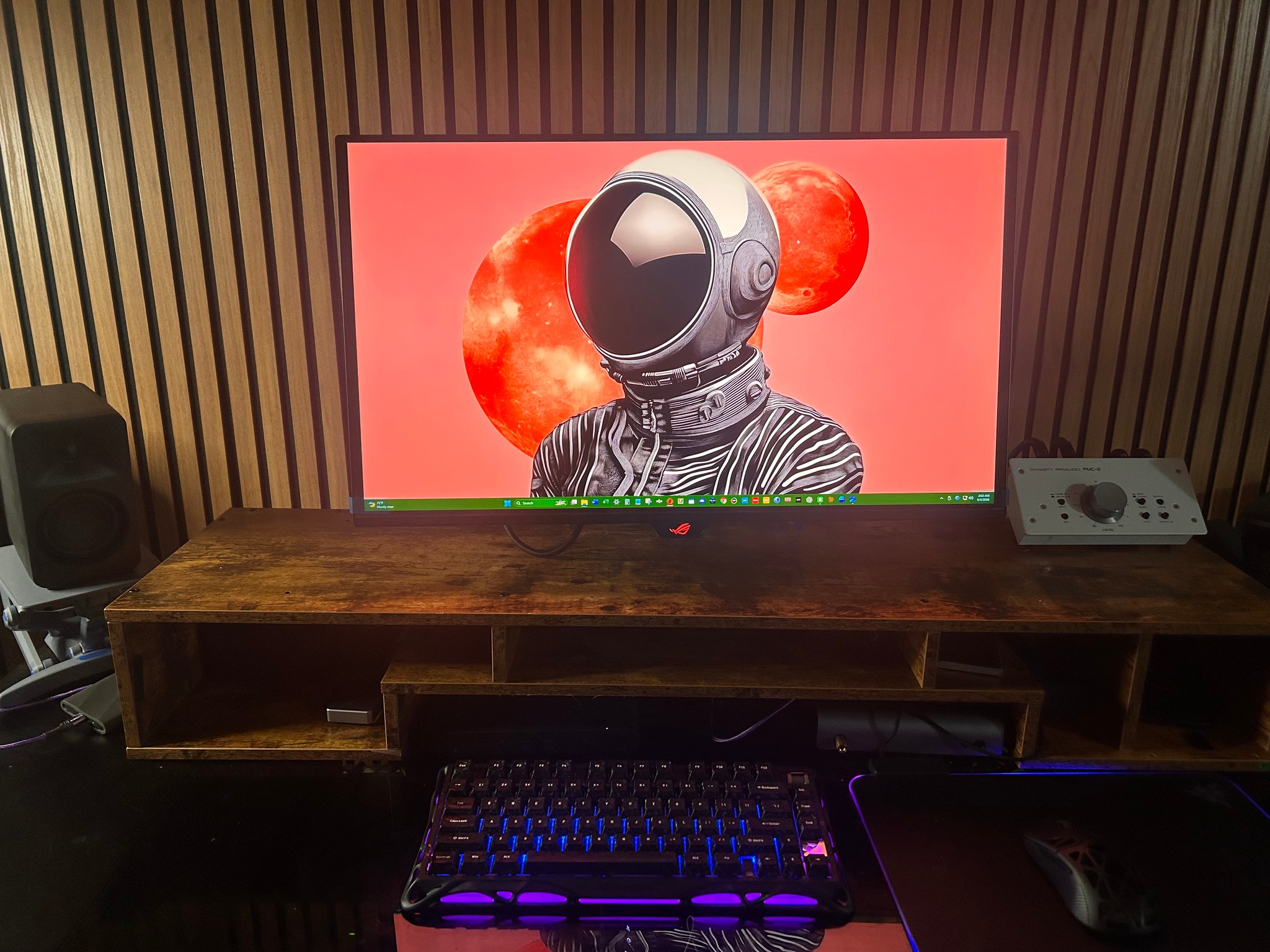 ASUS ROG Strix QD-OLED (240hz) 4K (3840x2160) Gaming Monitor (PG27UCDM) (ONLY 3 DAYS USED)